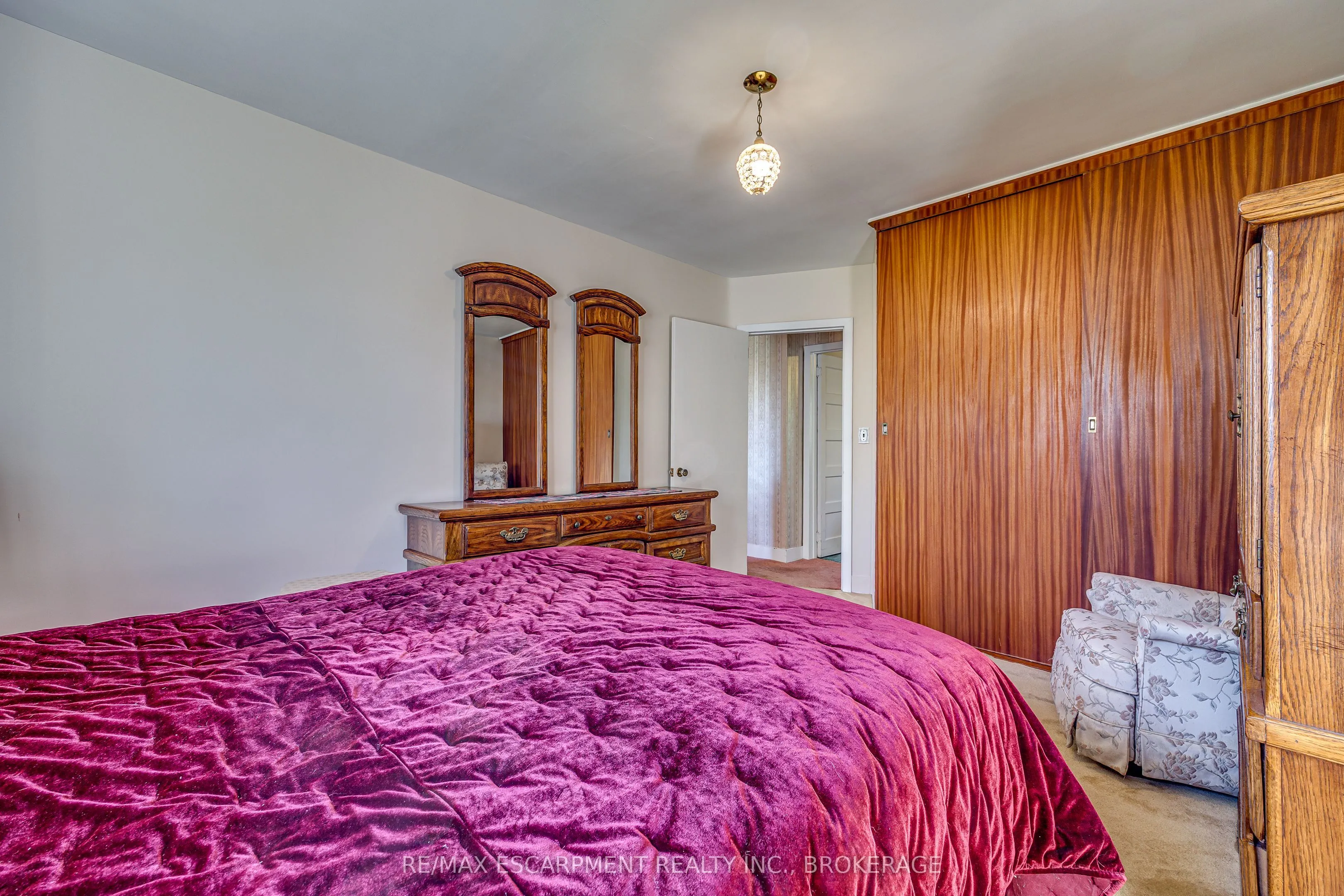 818 Broadway Avenue