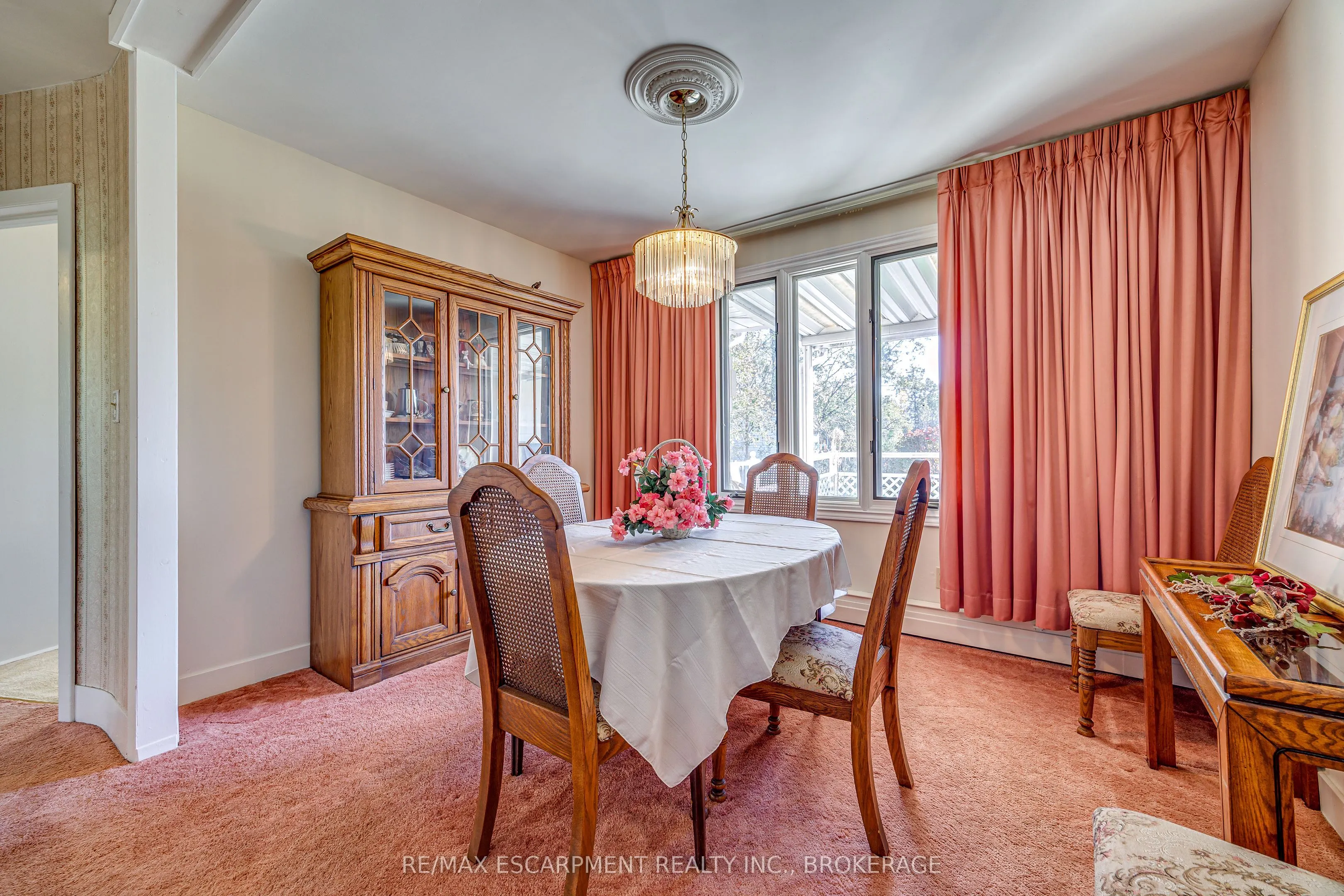 818 Broadway Avenue