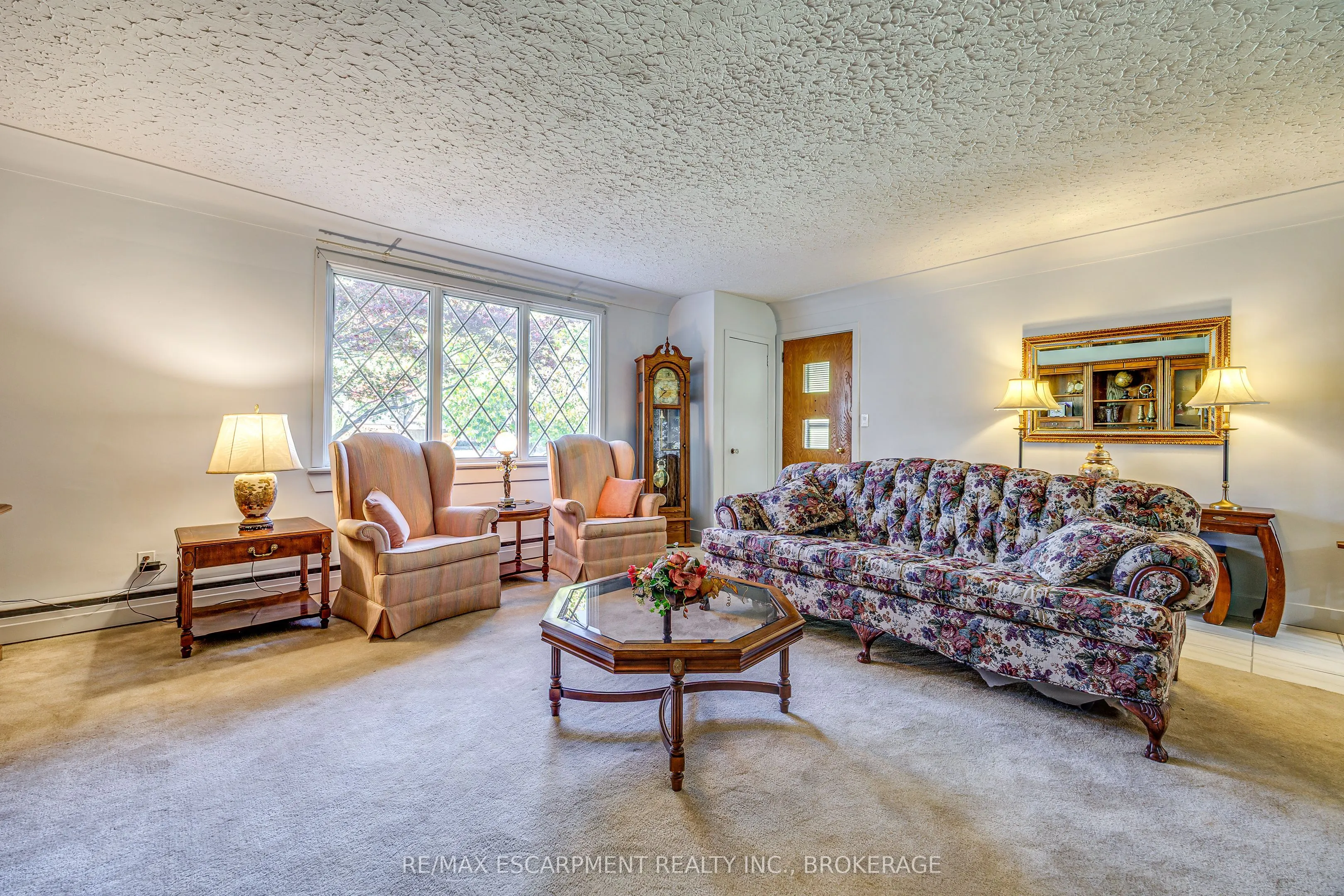 818 Broadway Avenue
