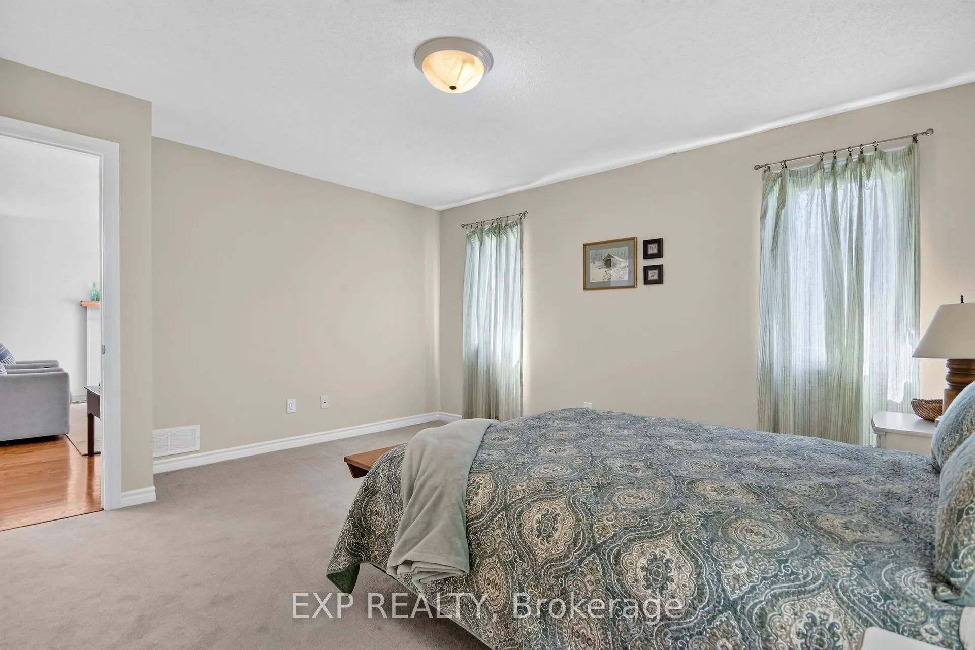 40 Gaslight Way