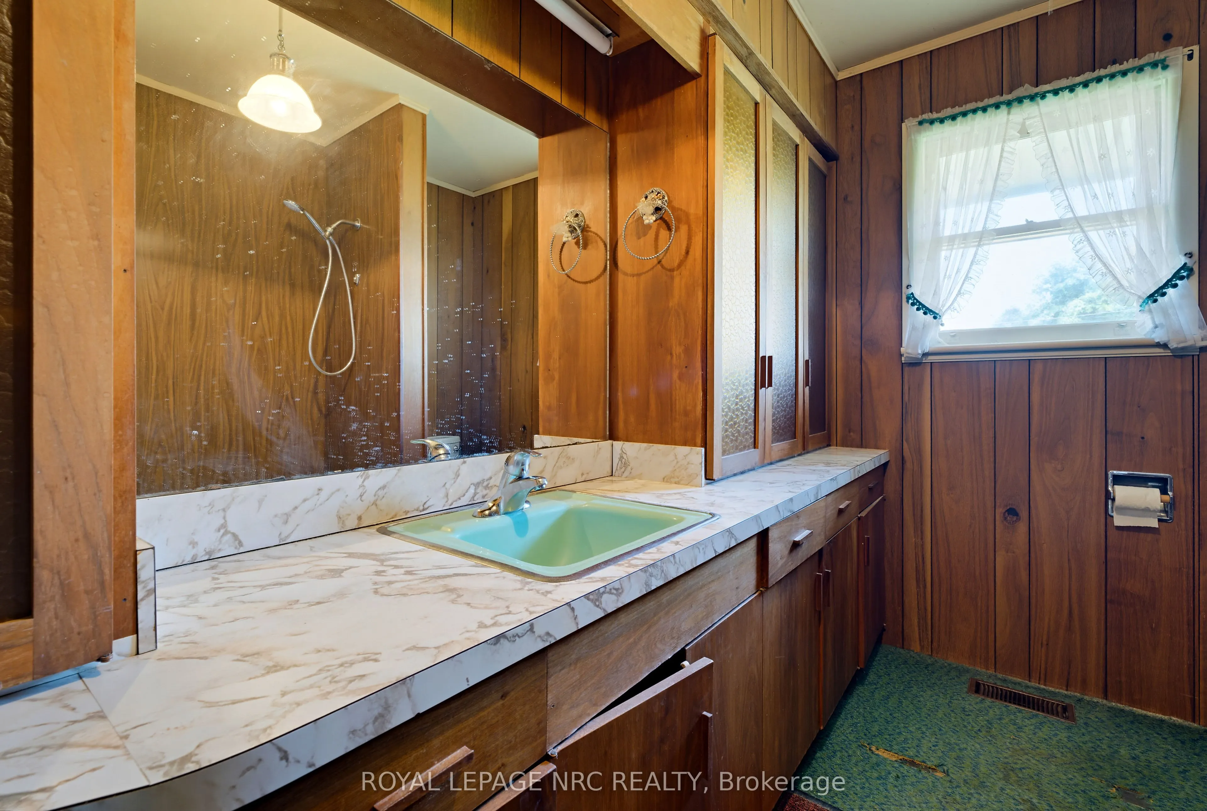 1023 North Service Road