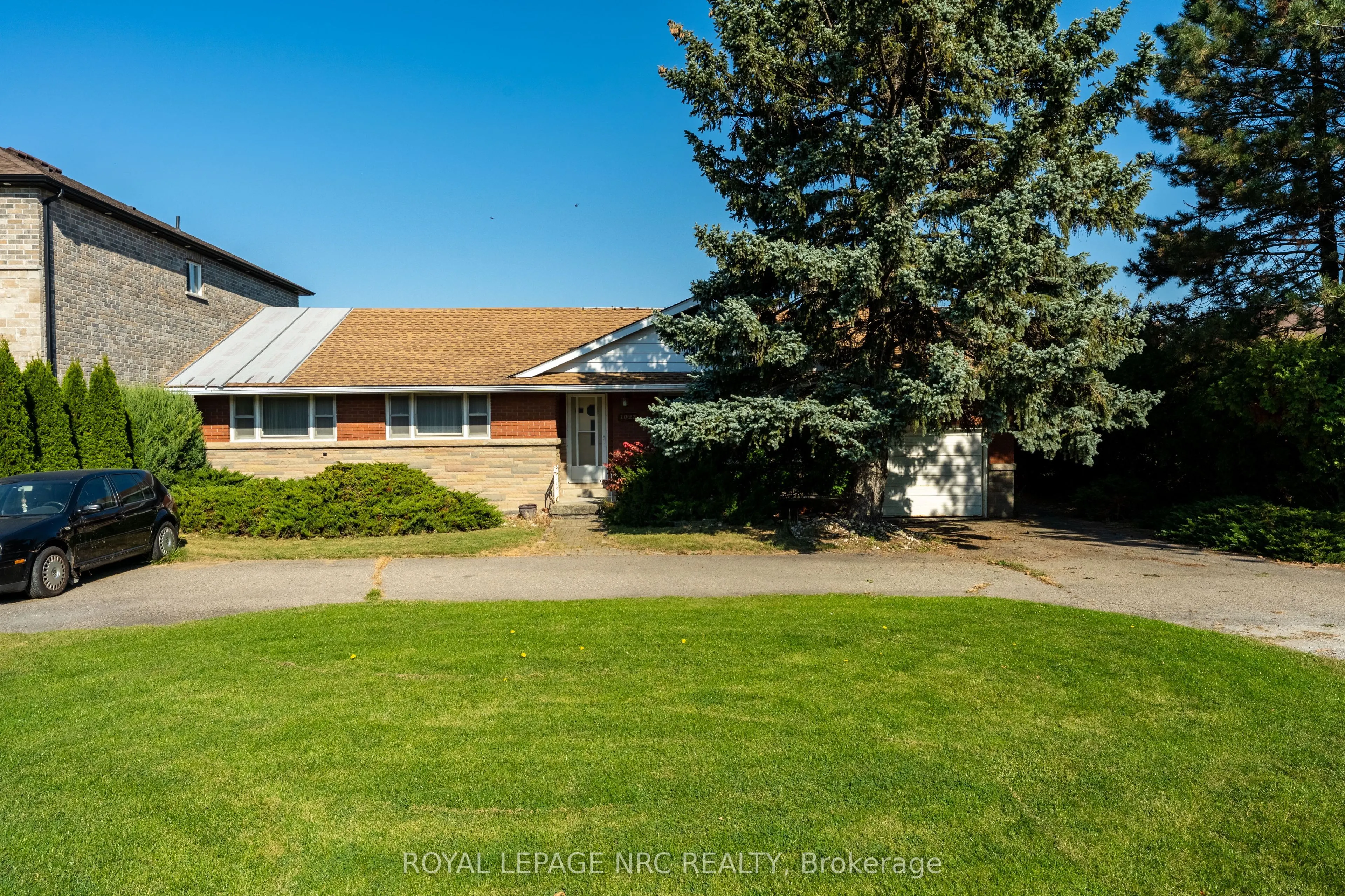 1023 North Service Road