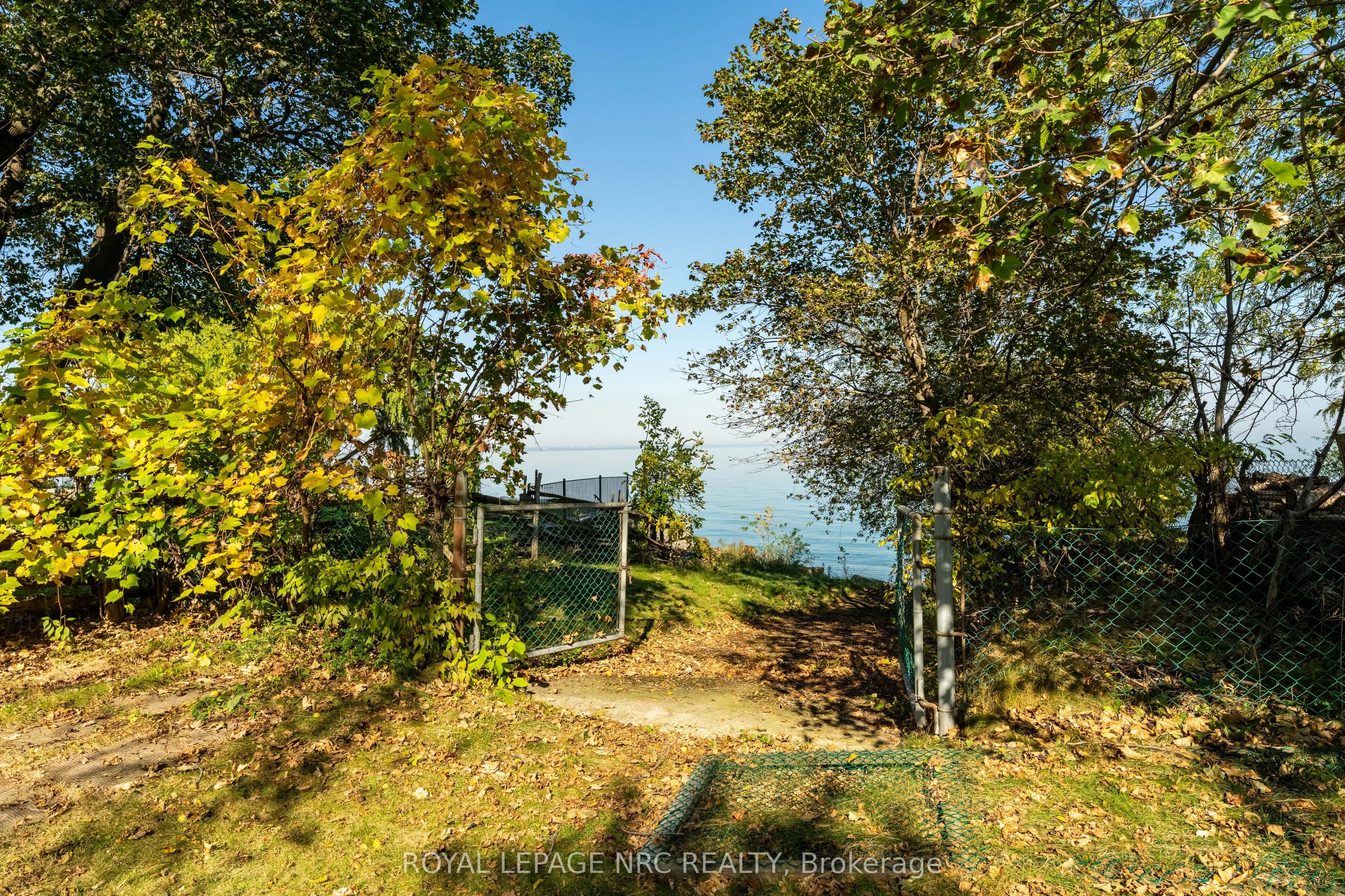 1023 North Service Road