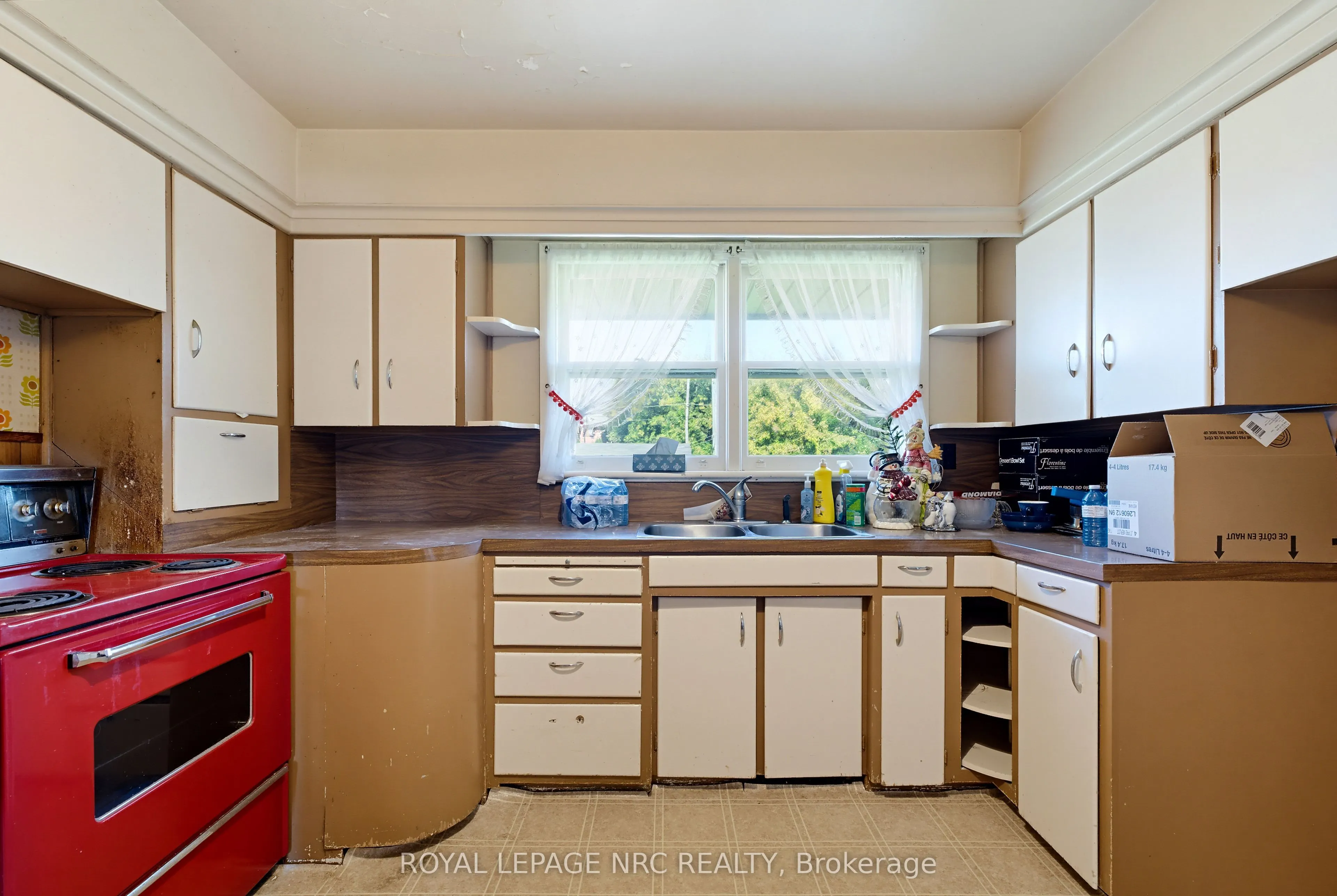 1023 North Service Road