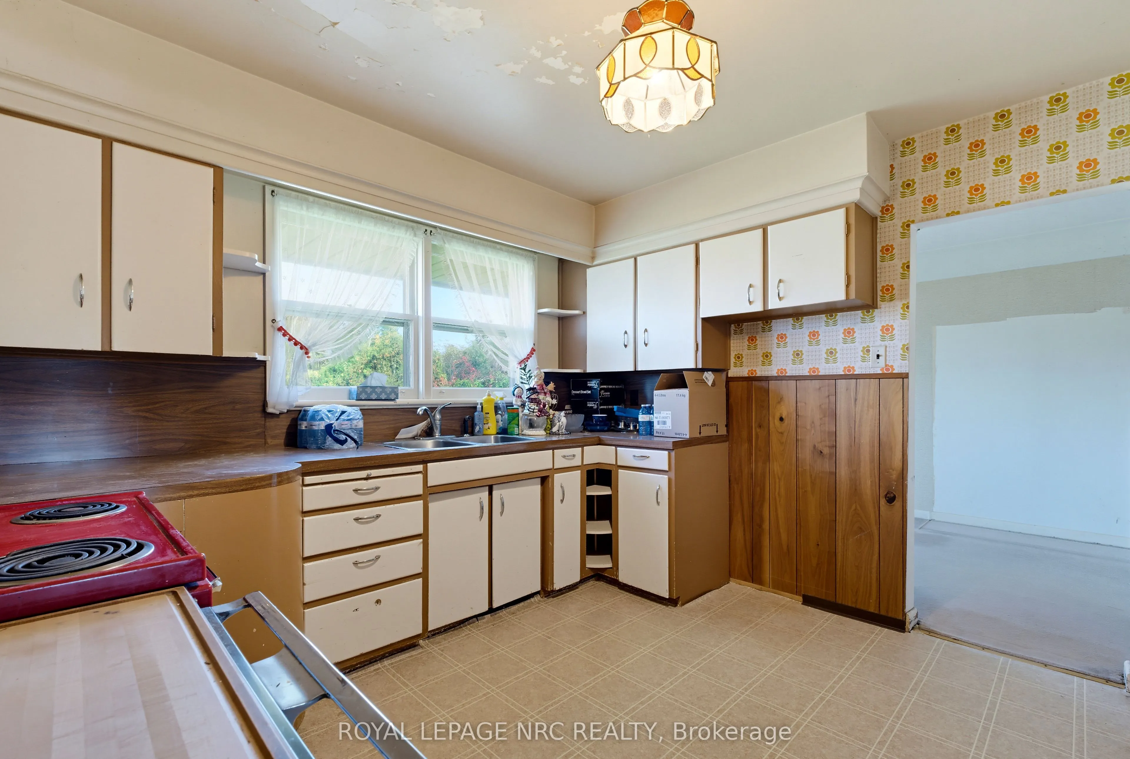 1023 North Service Road