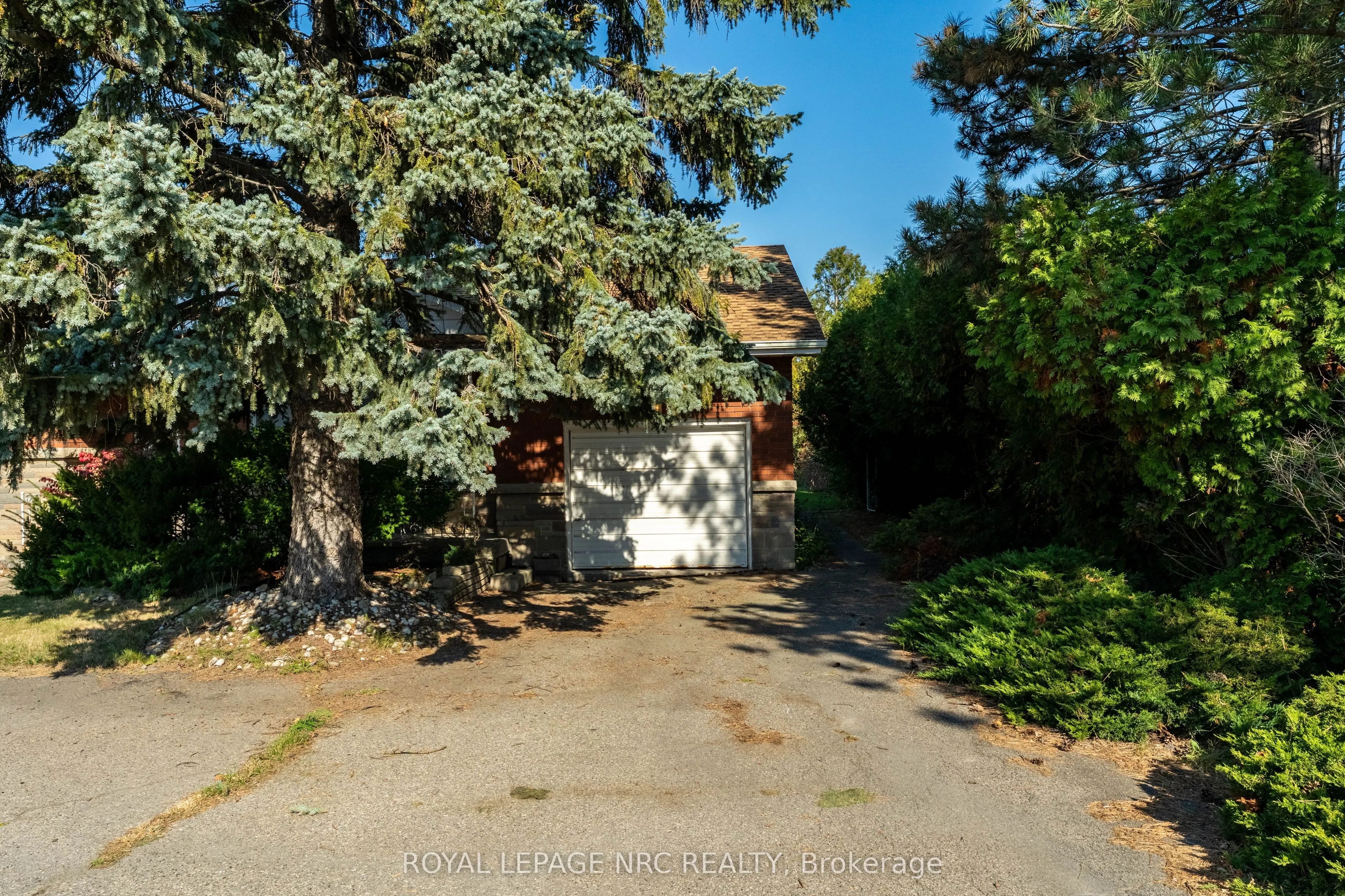 1023 North Service Road