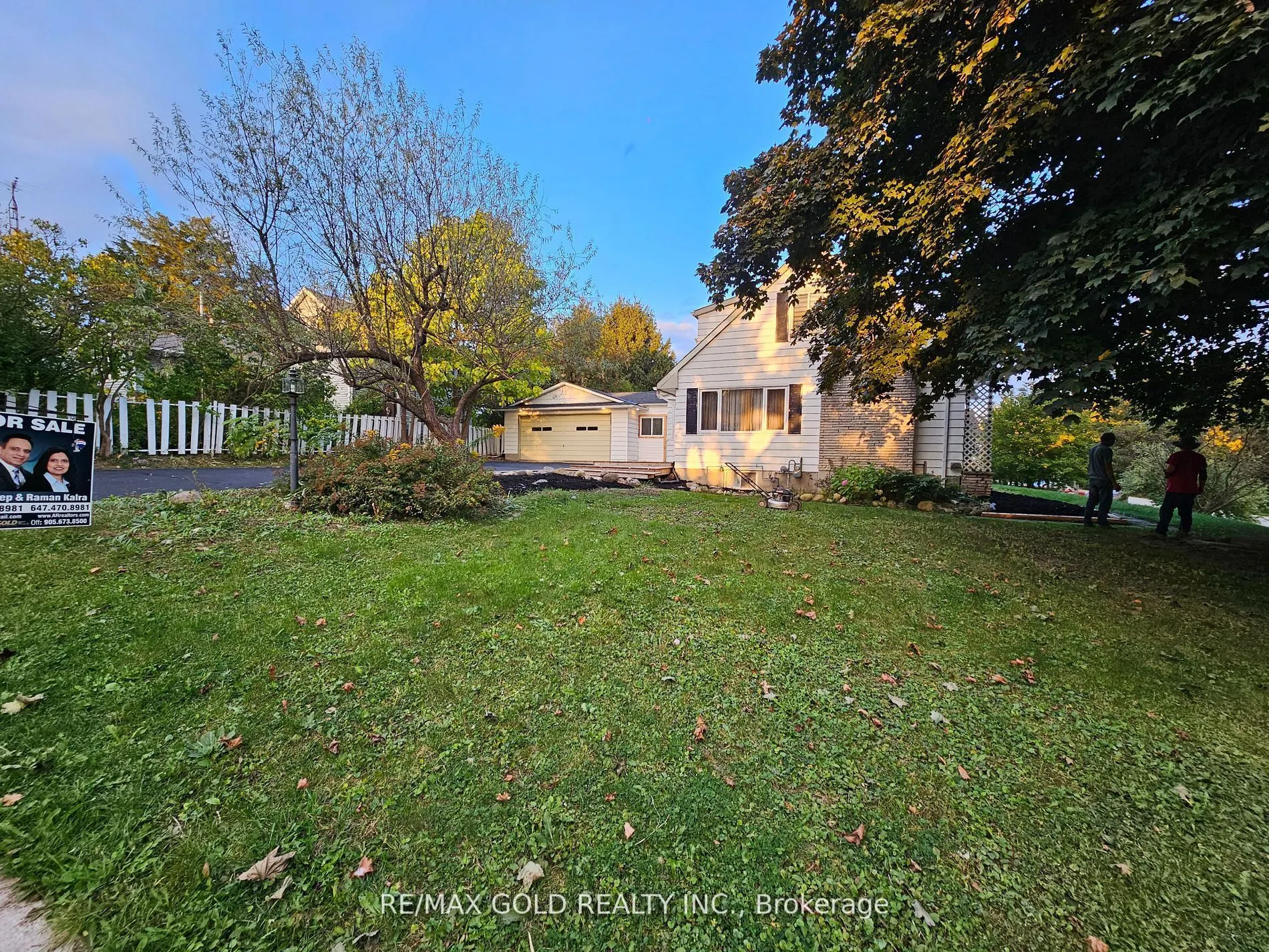 285 North Water Street W