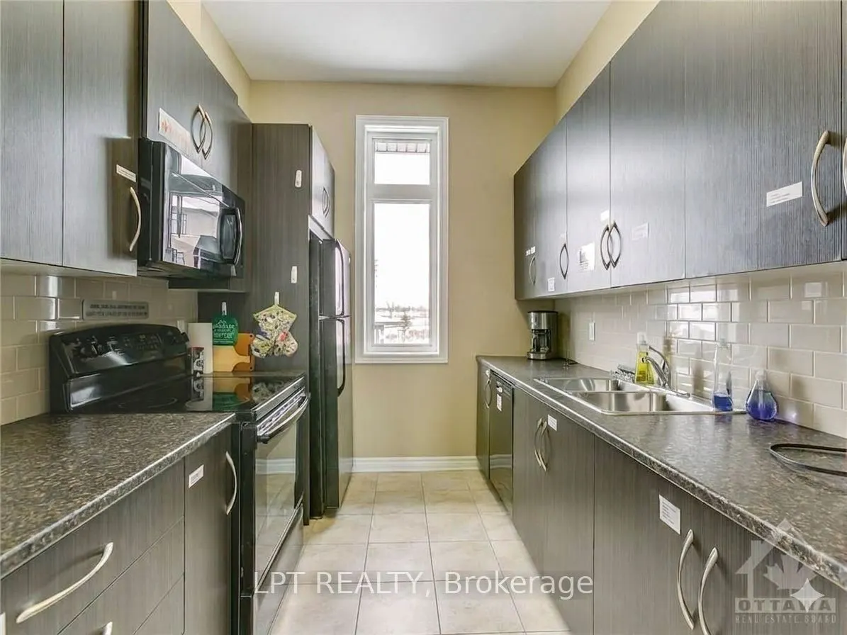 190 GUELPH Private #203