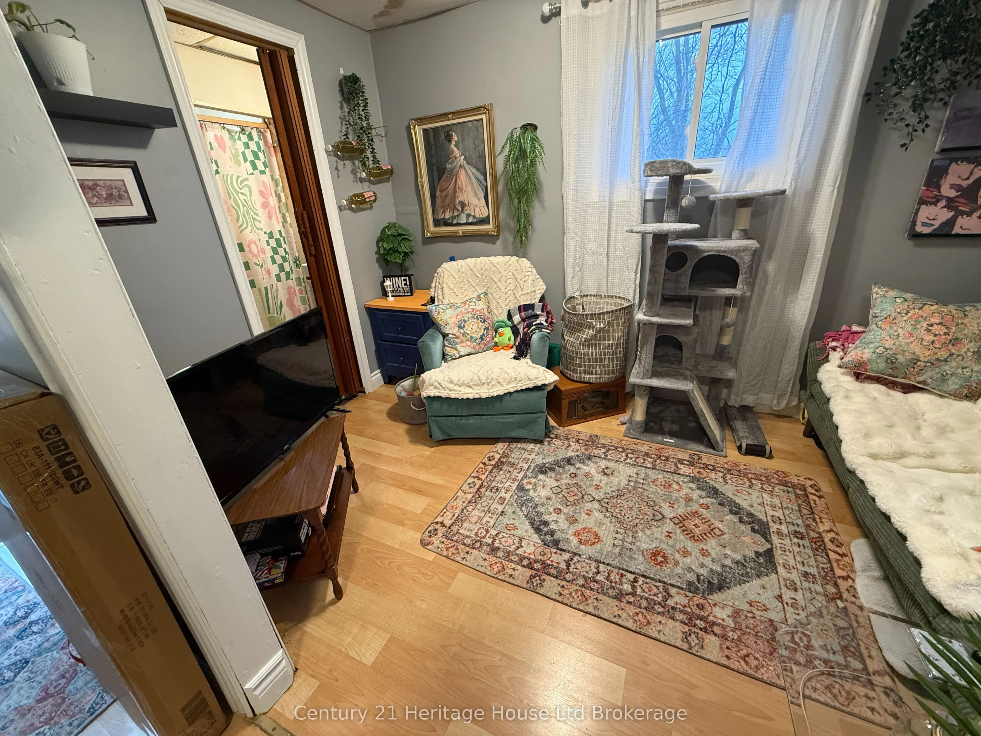 81 Givins Street