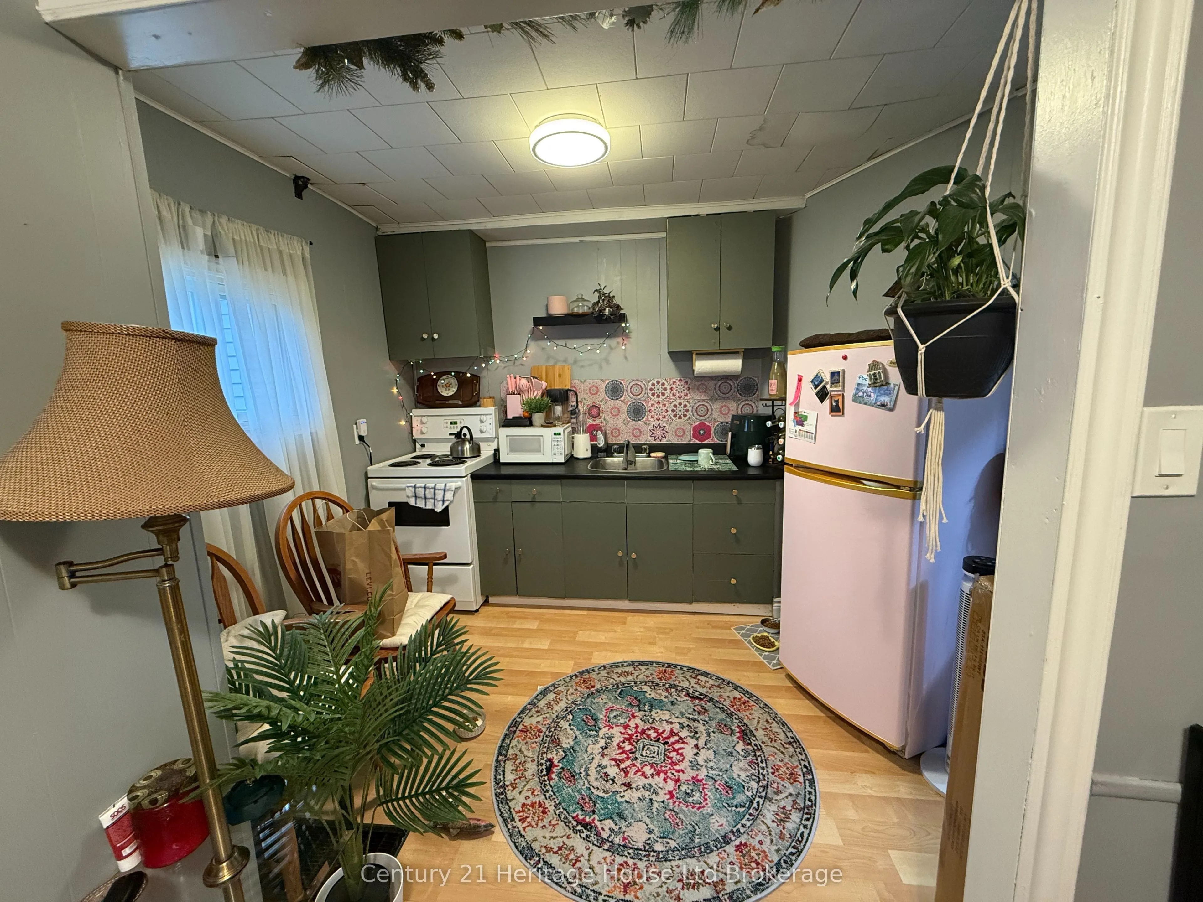 81 Givins Street