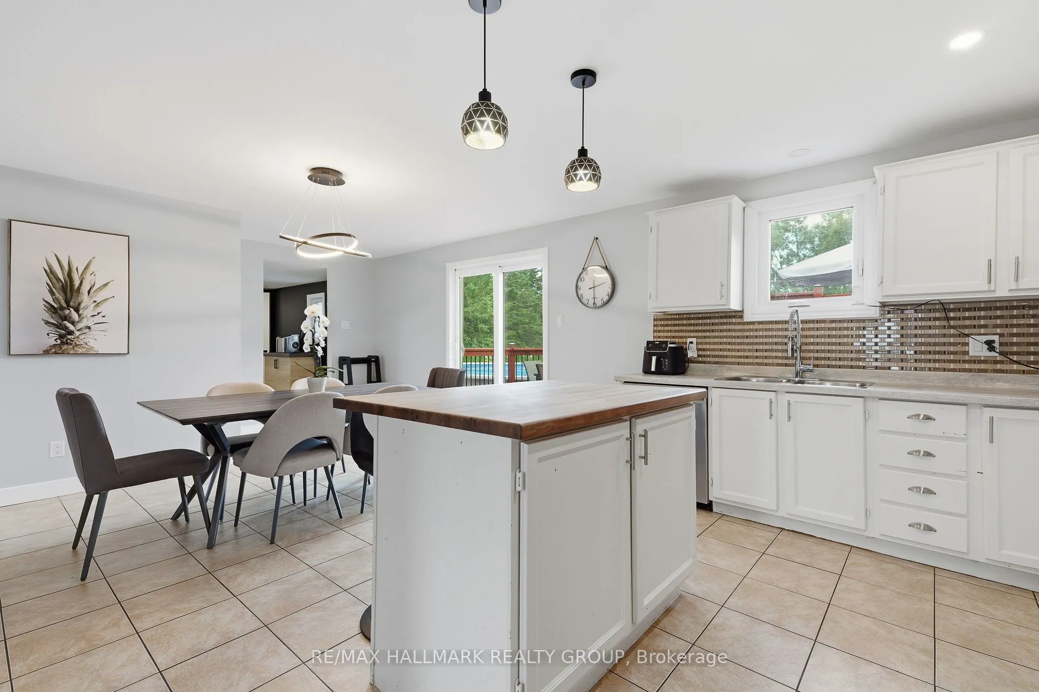 1236 ST ALBERT Road