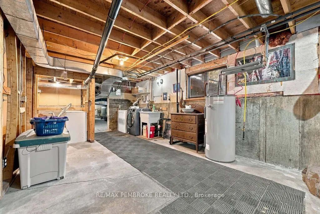 995 Schutt Road