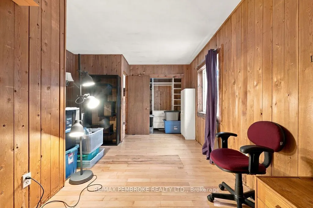 995 Schutt Road
