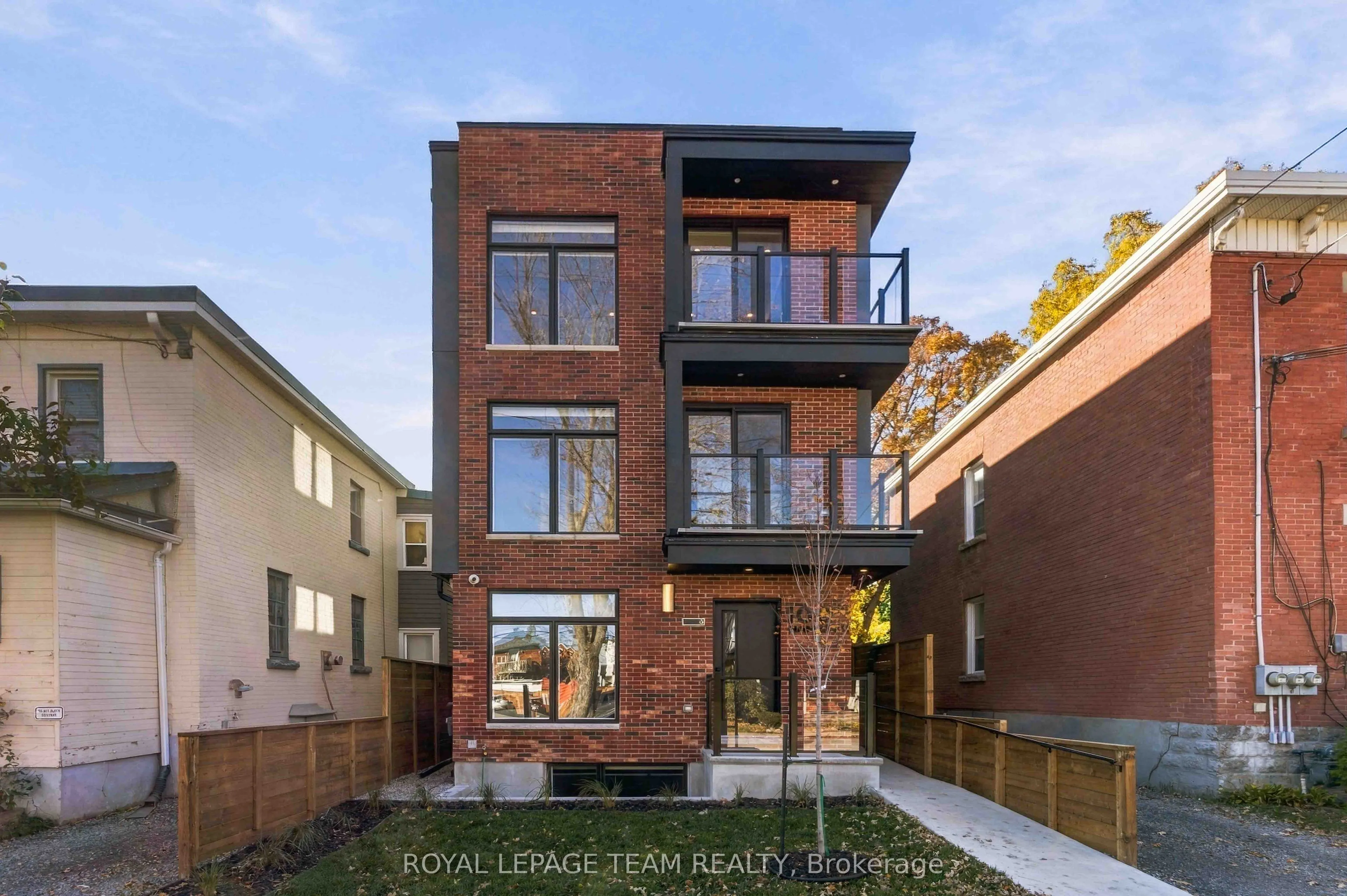 100 Hamilton Avenue N #8