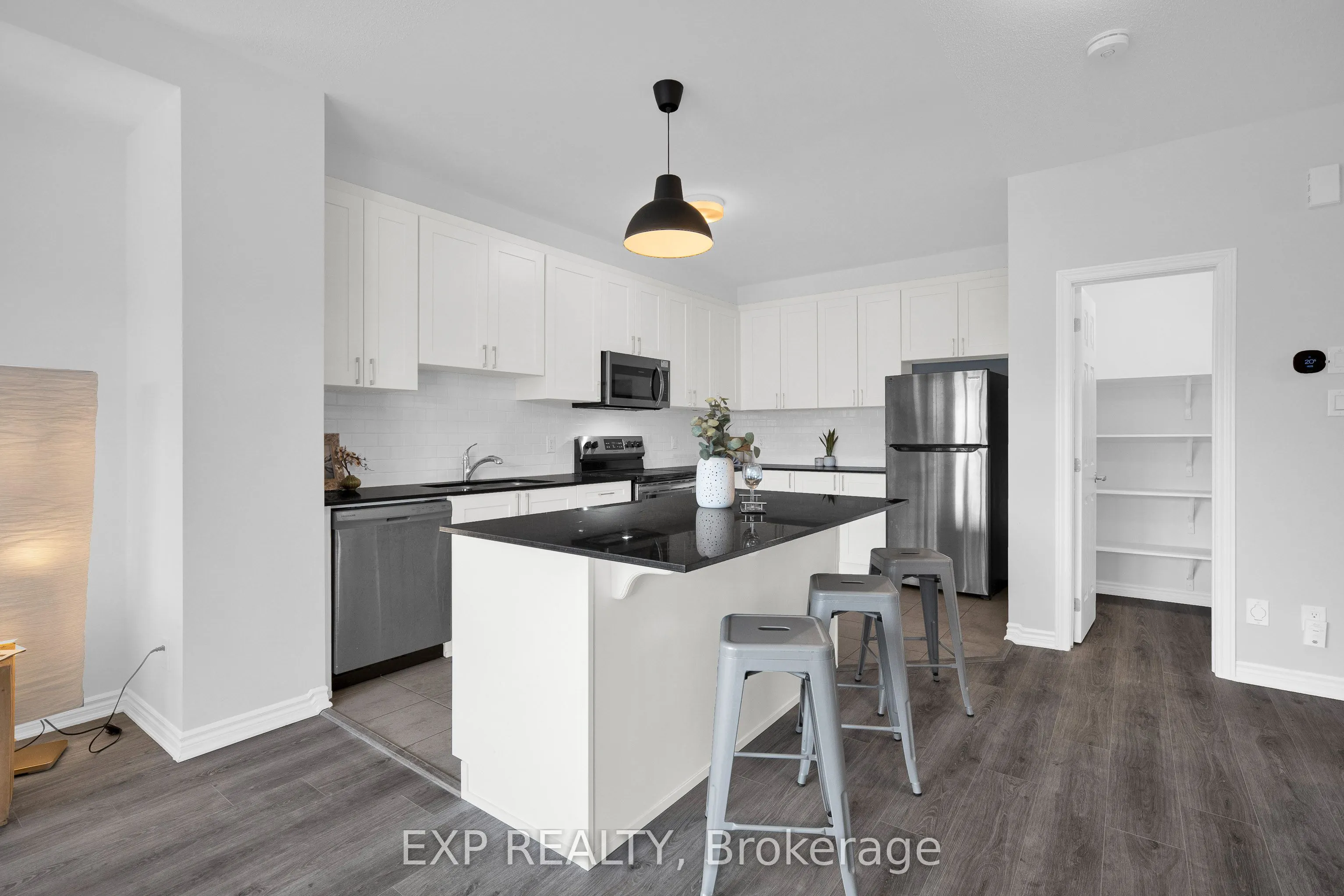 516 Rye Grass Way