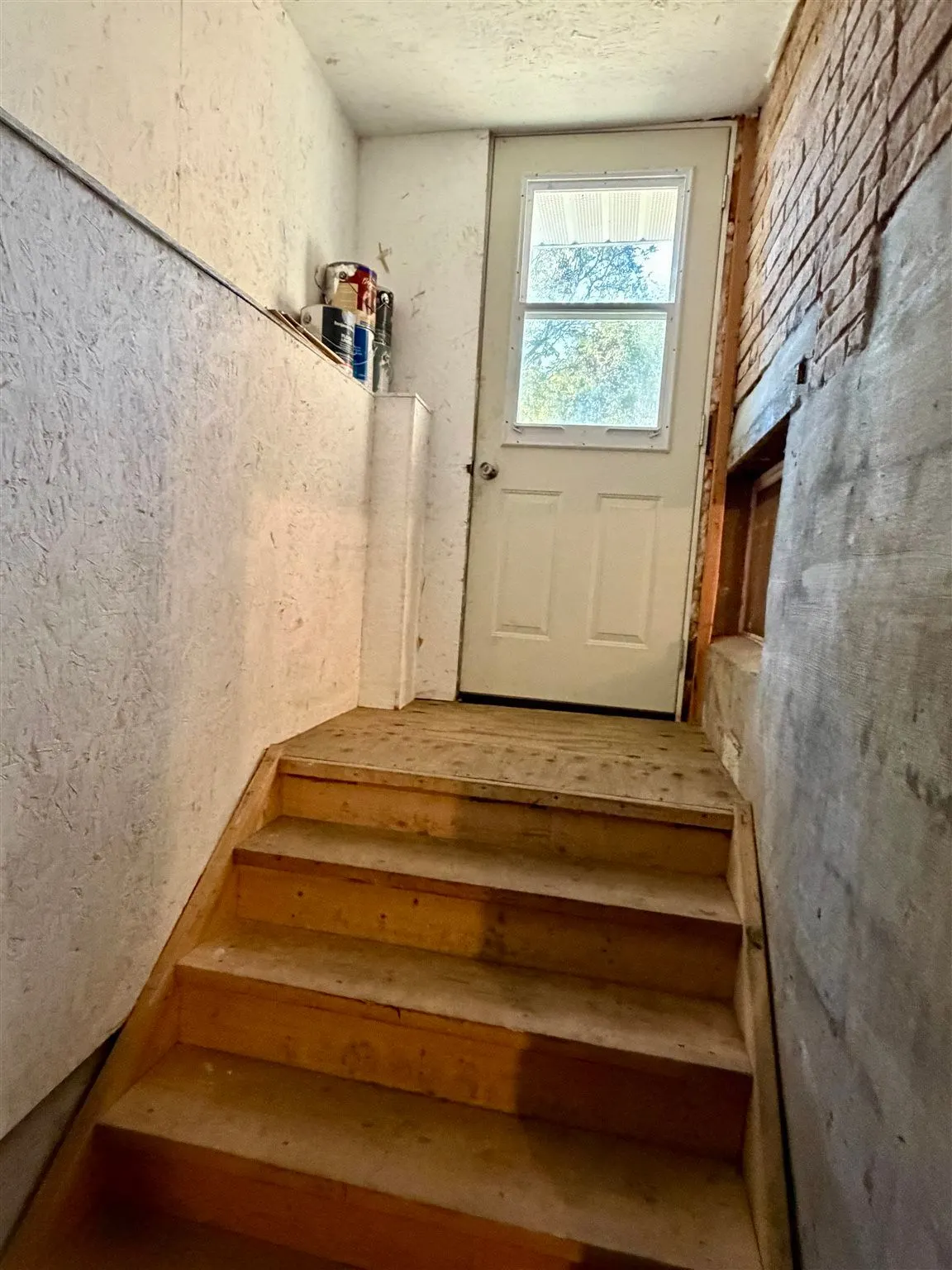 221 Hillside Drive S