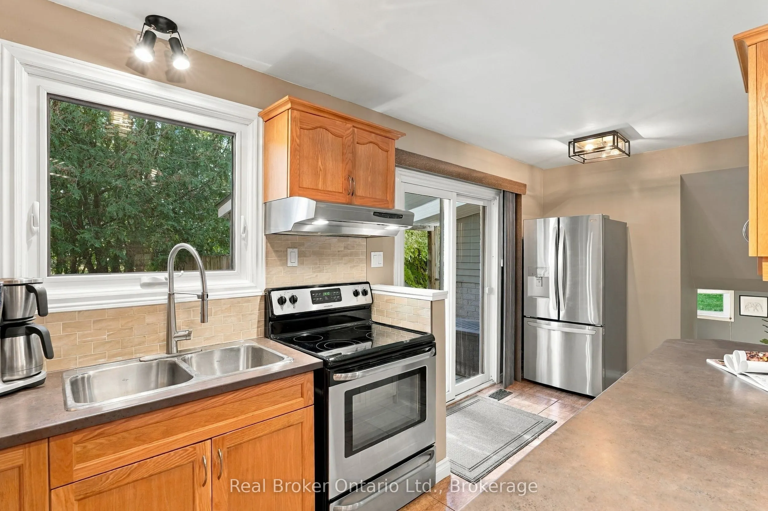 427A Dayna Crescent