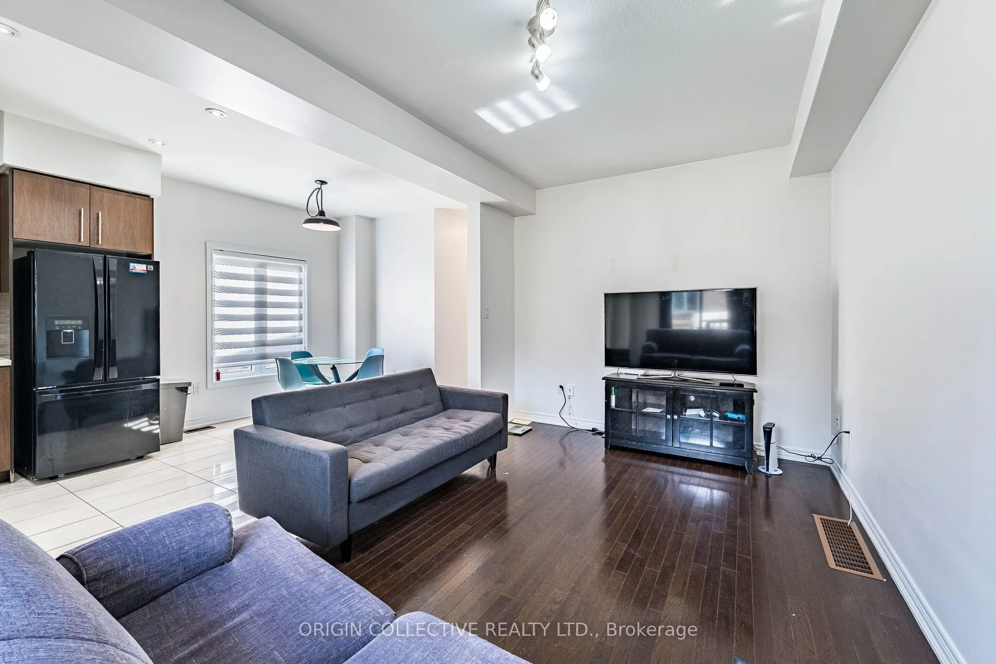 136 Westbank Trail E