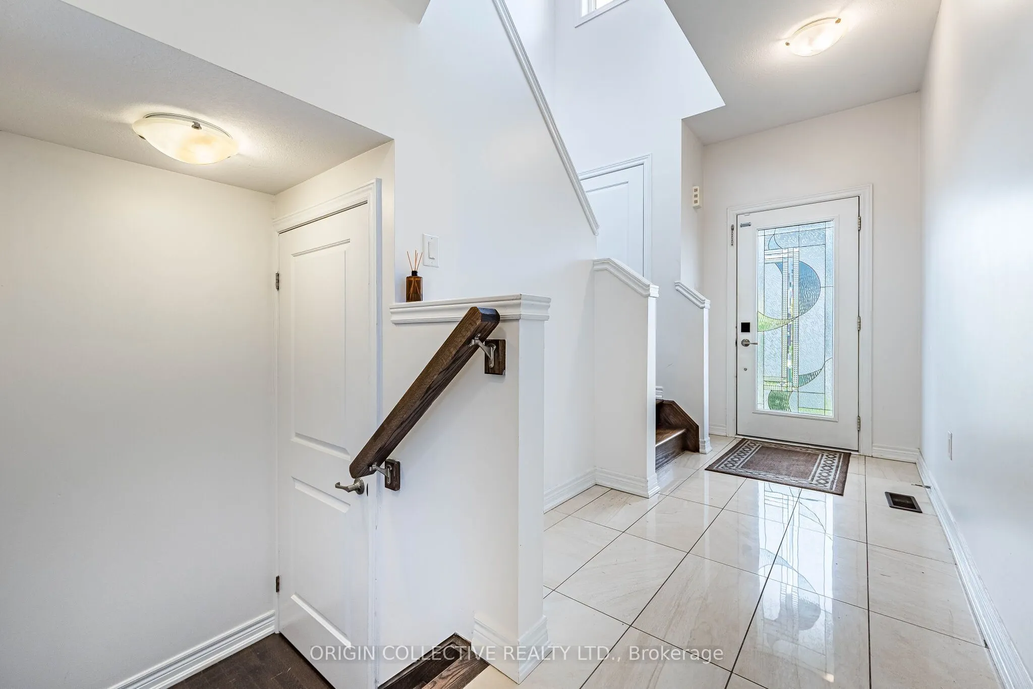 136 Westbank Trail E