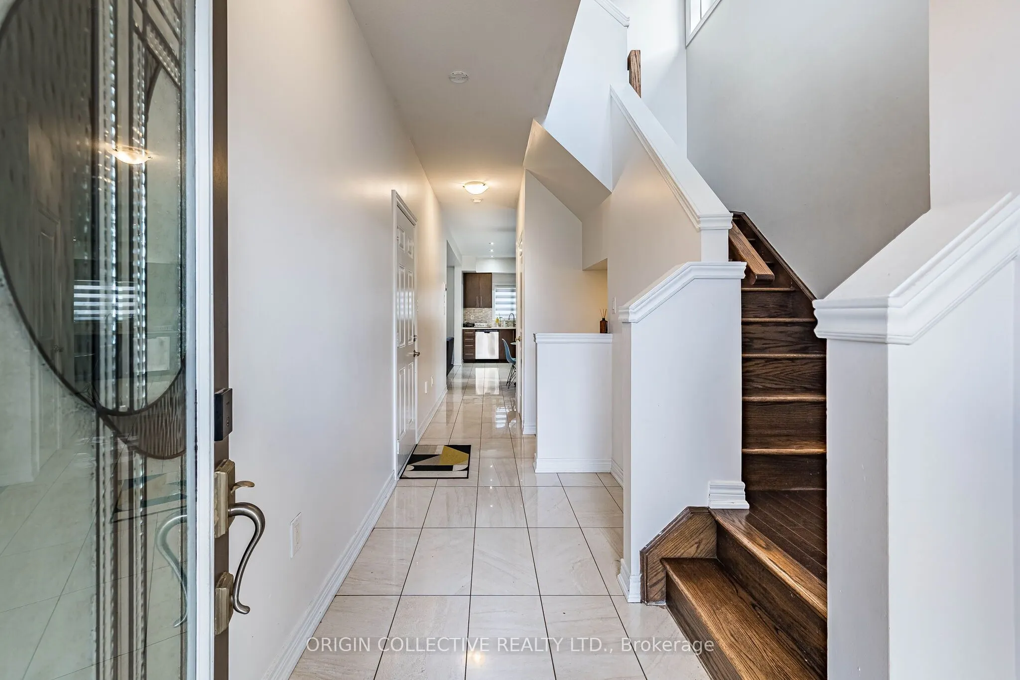 136 Westbank Trail E
