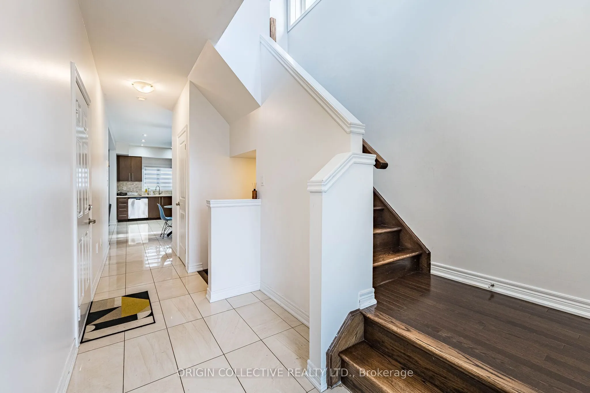 136 Westbank Trail E