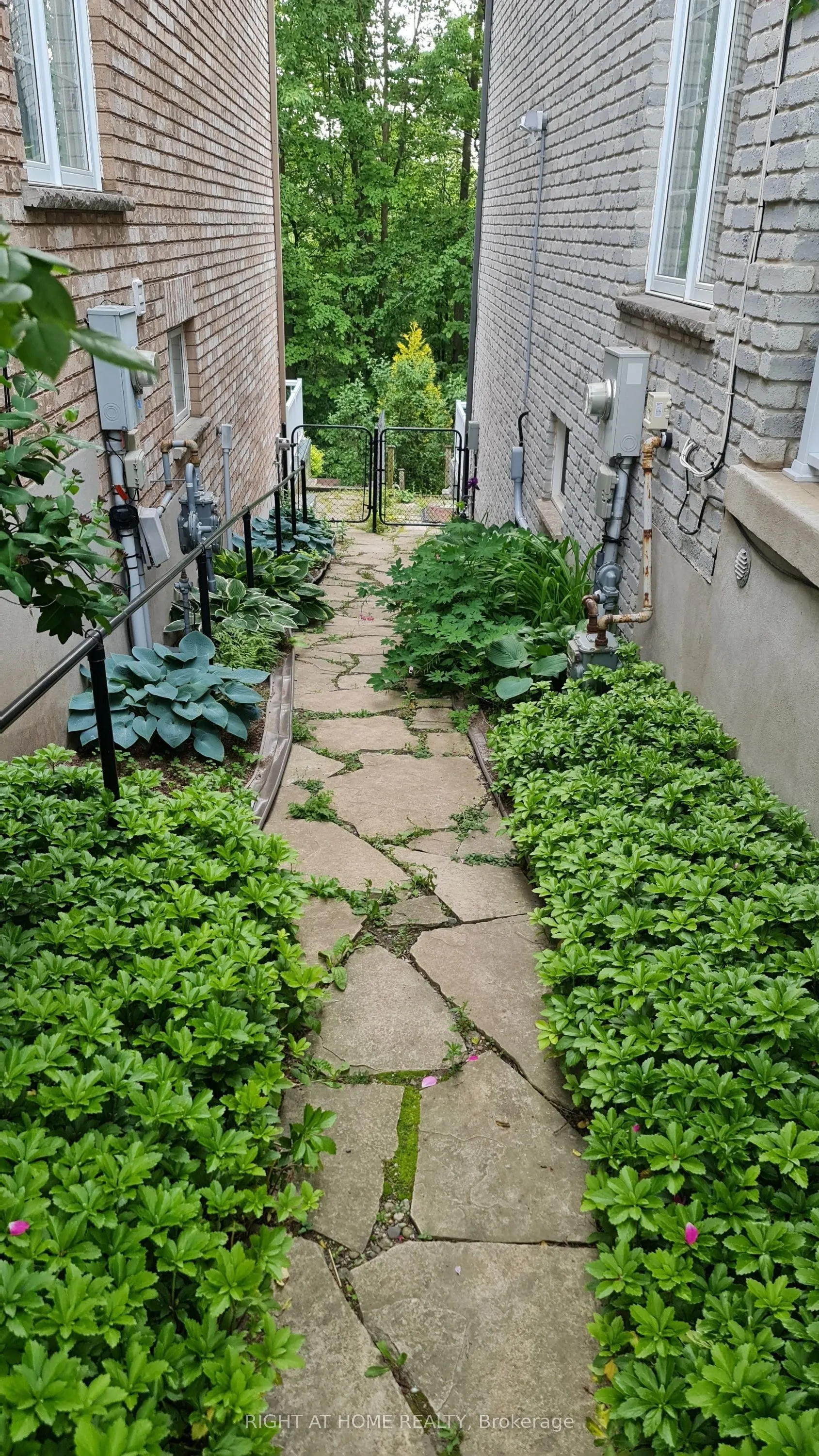 172 Lena Crescent #2