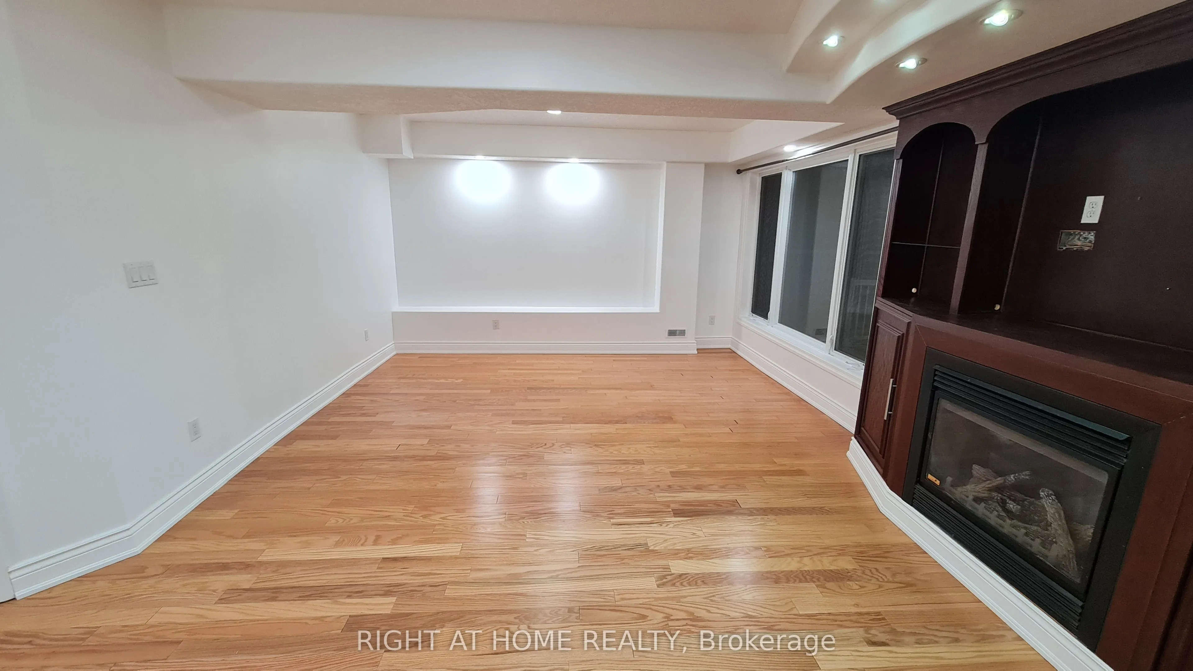172 Lena Crescent #2