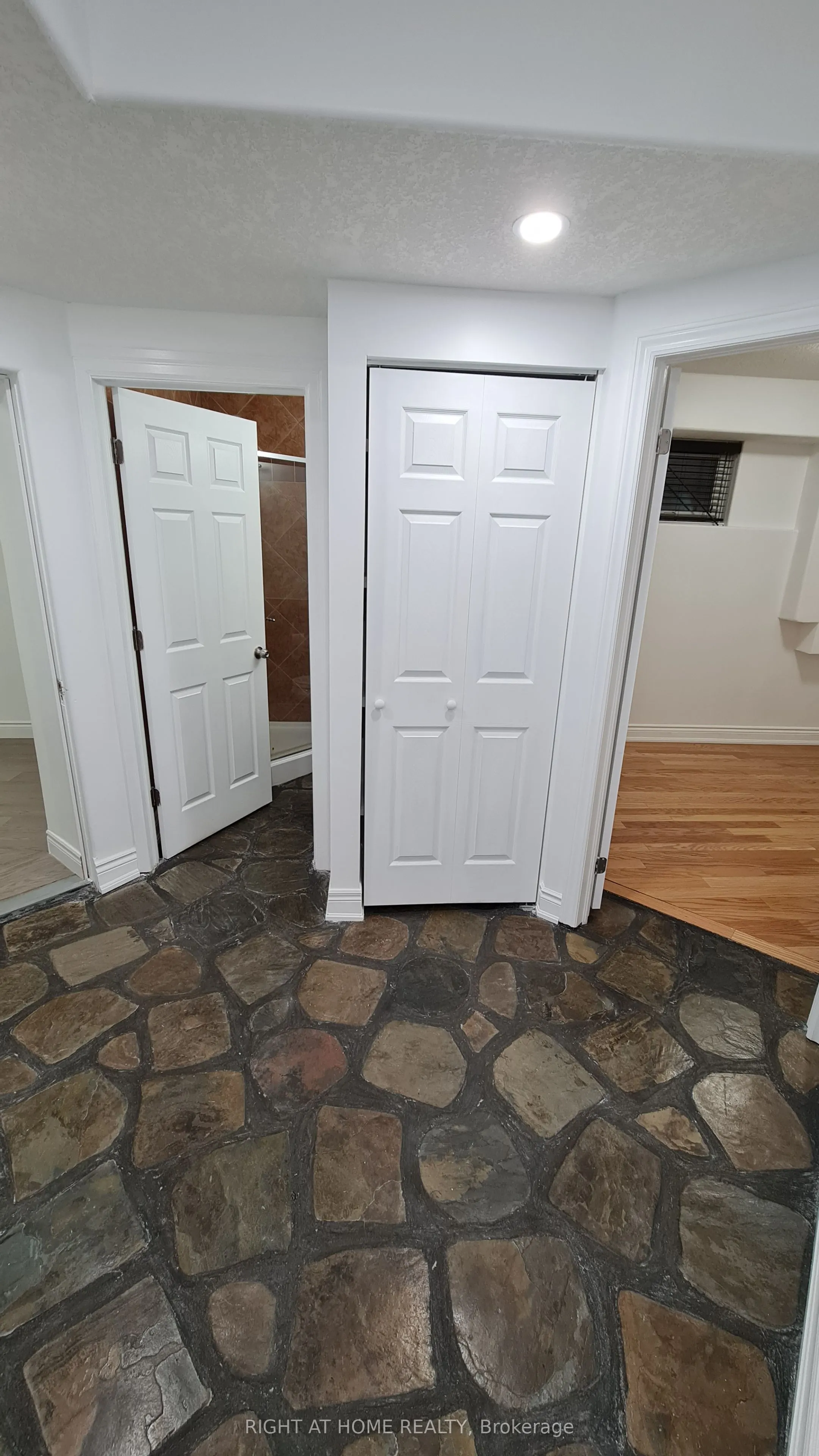 172 Lena Crescent #2