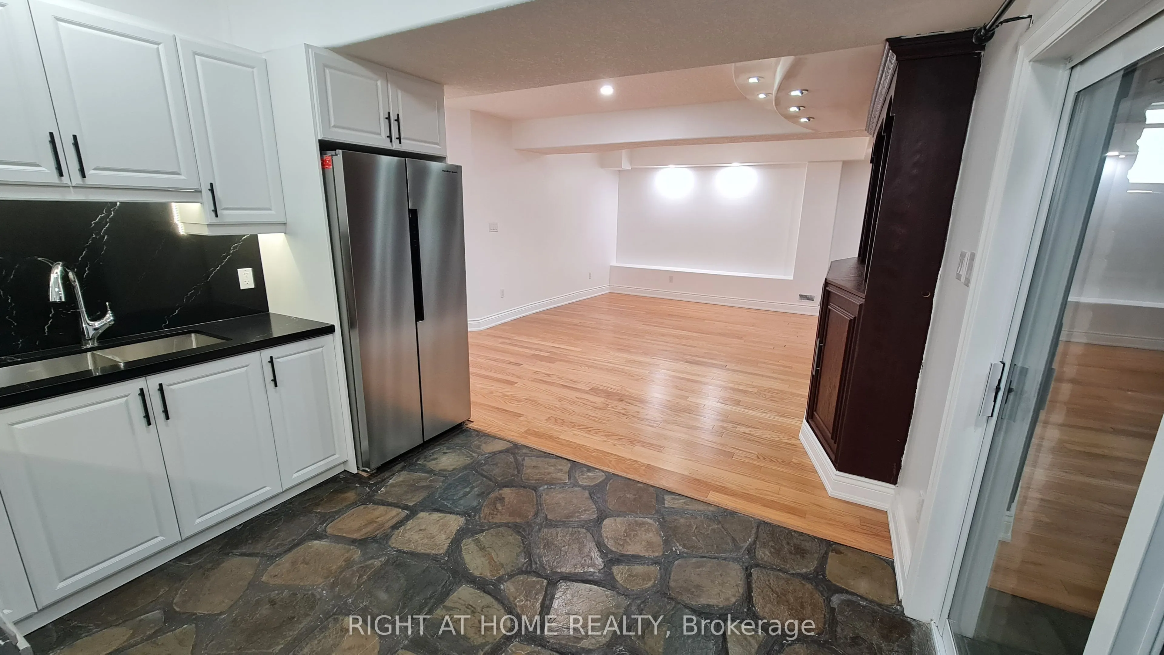 172 Lena Crescent #2