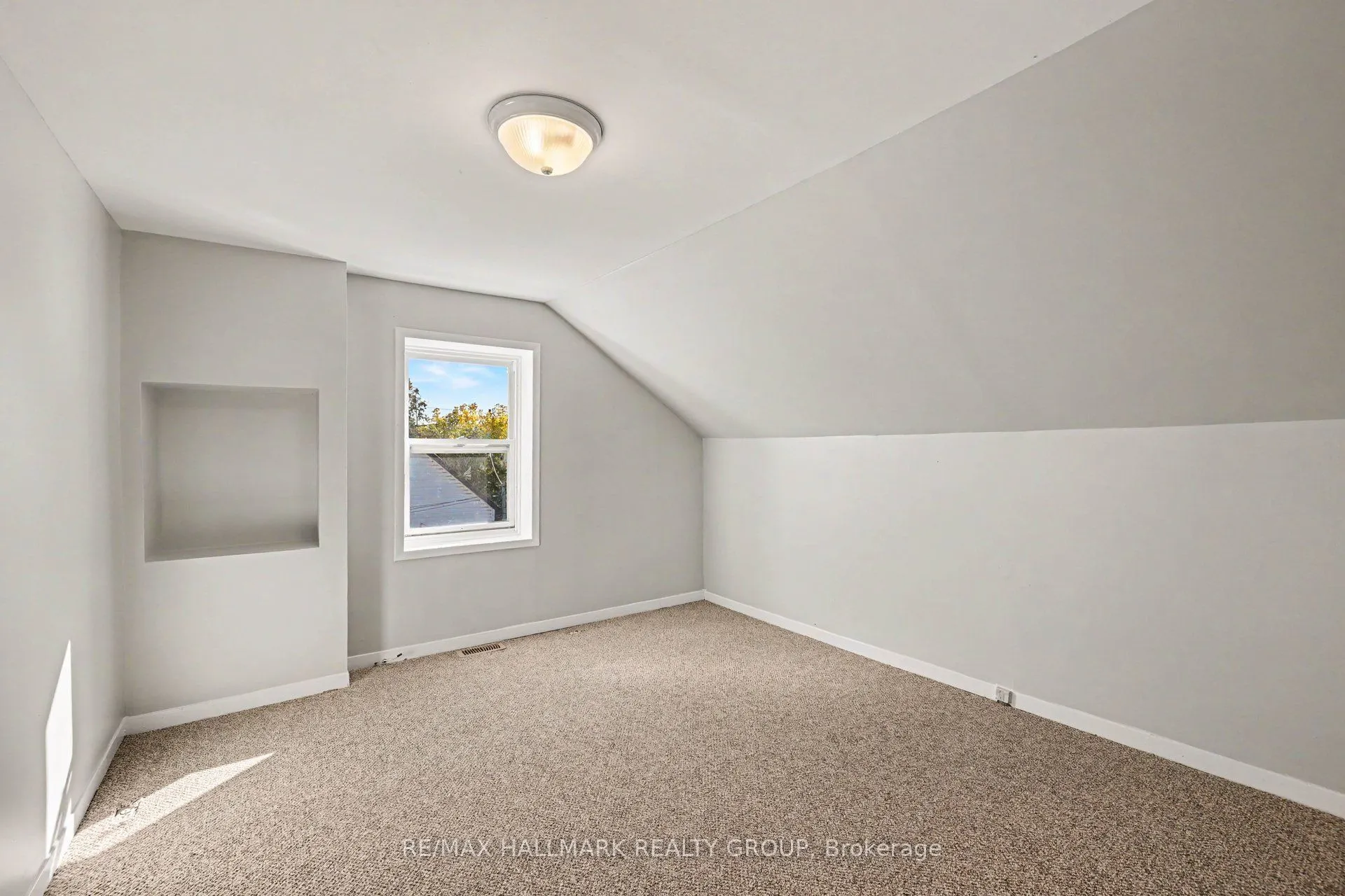 216 Bell Street #1