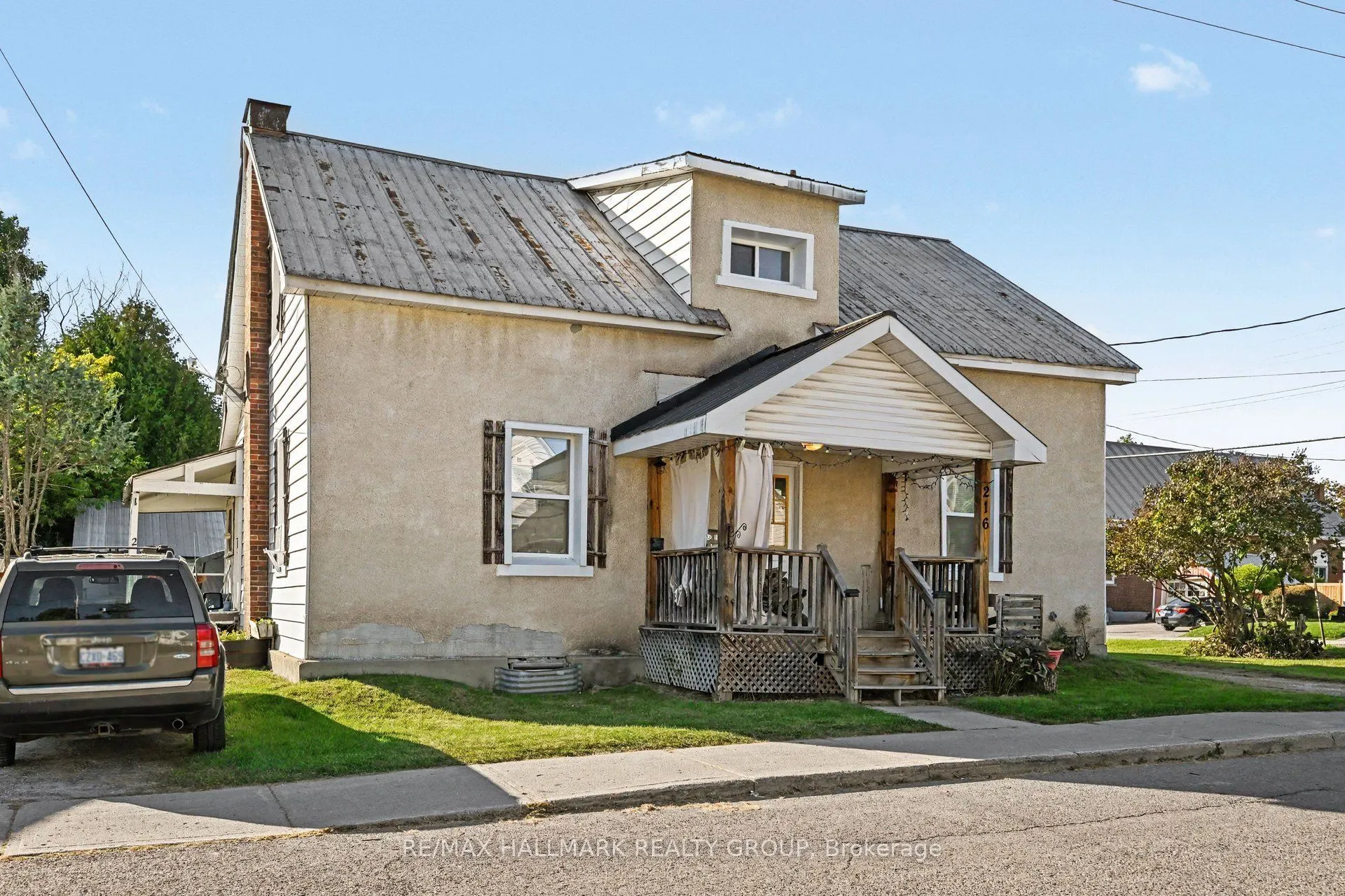 216 Bell Street #1