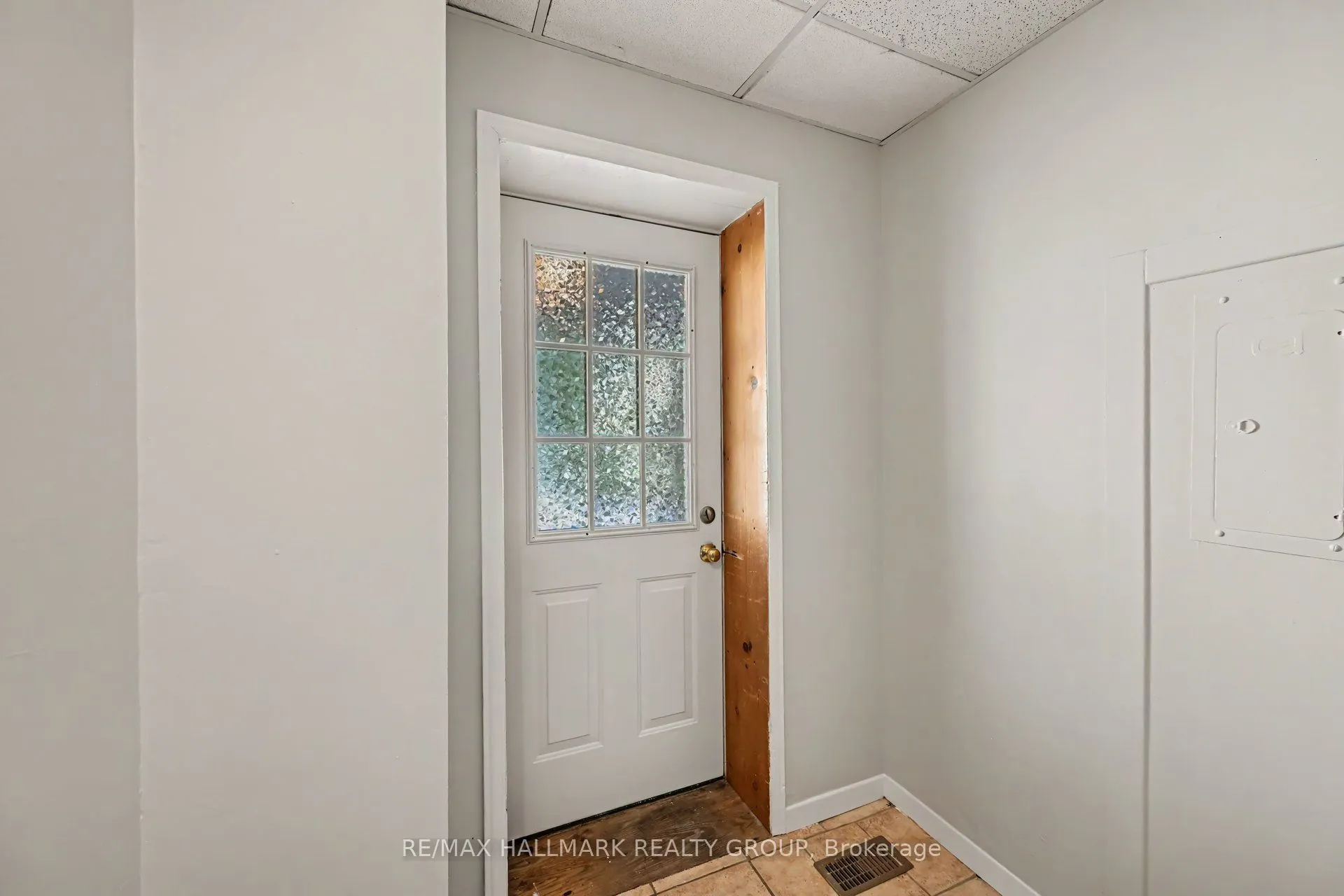 216 Bell Street #1