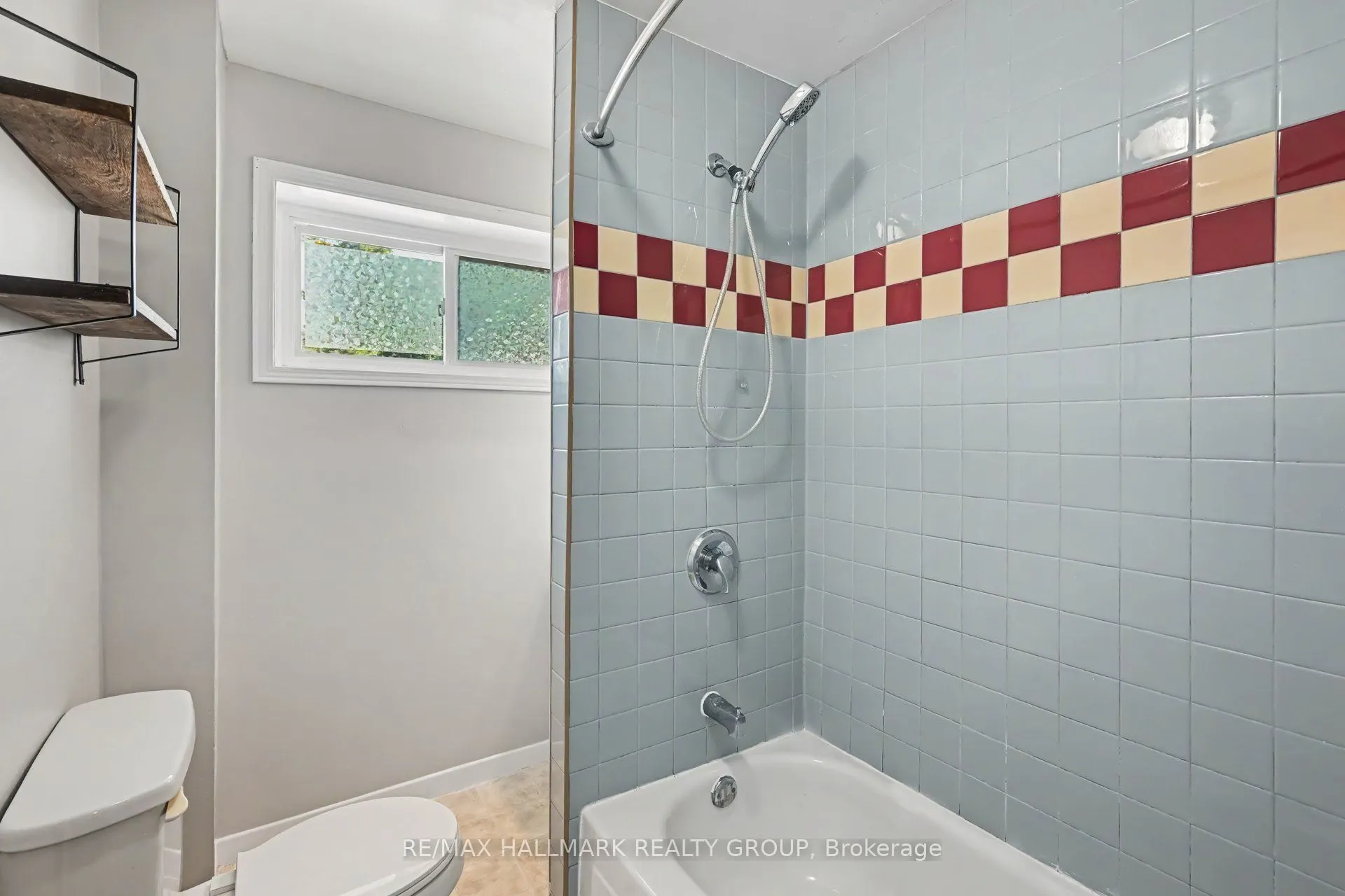 216 Bell Street #1