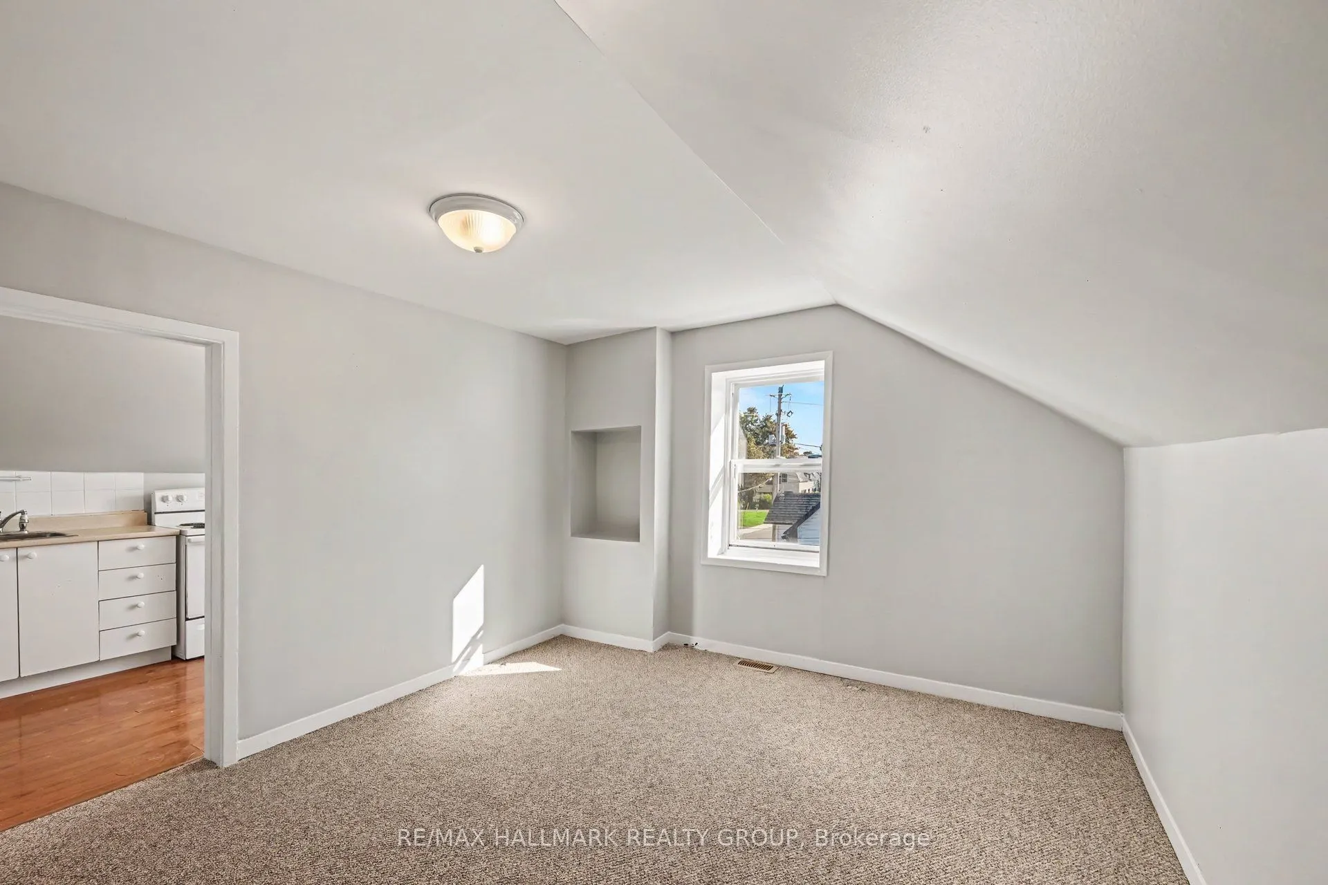 216 Bell Street #1