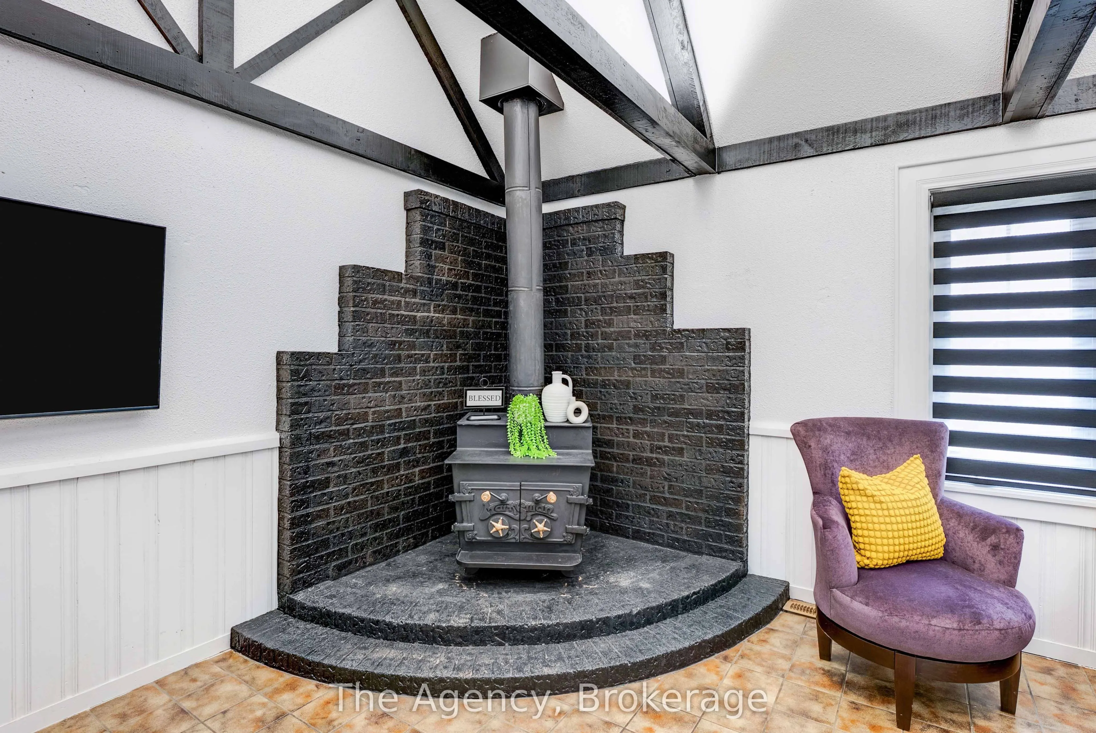 6499 Thorold Stone Road