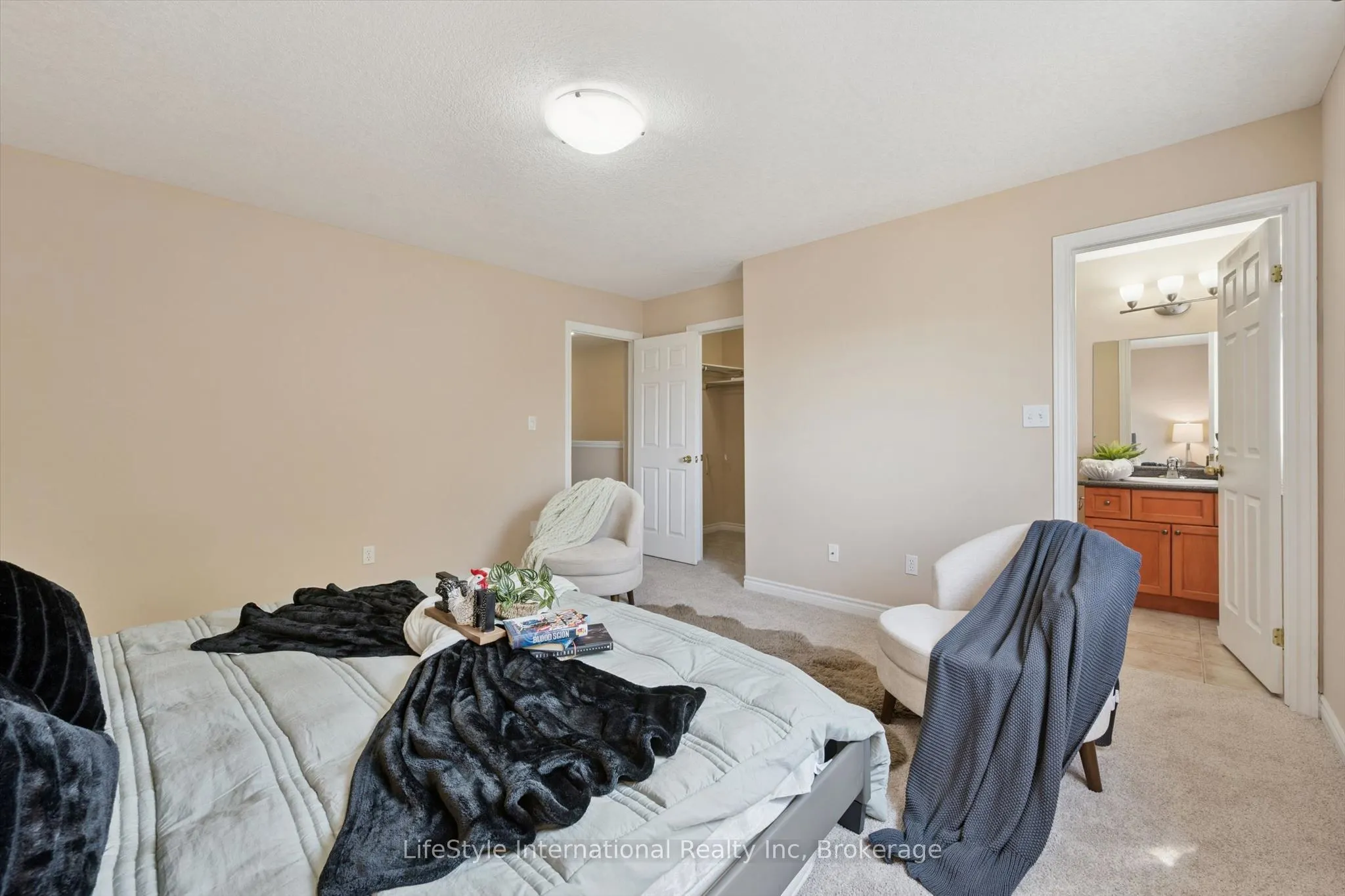47 HASLER Crescent