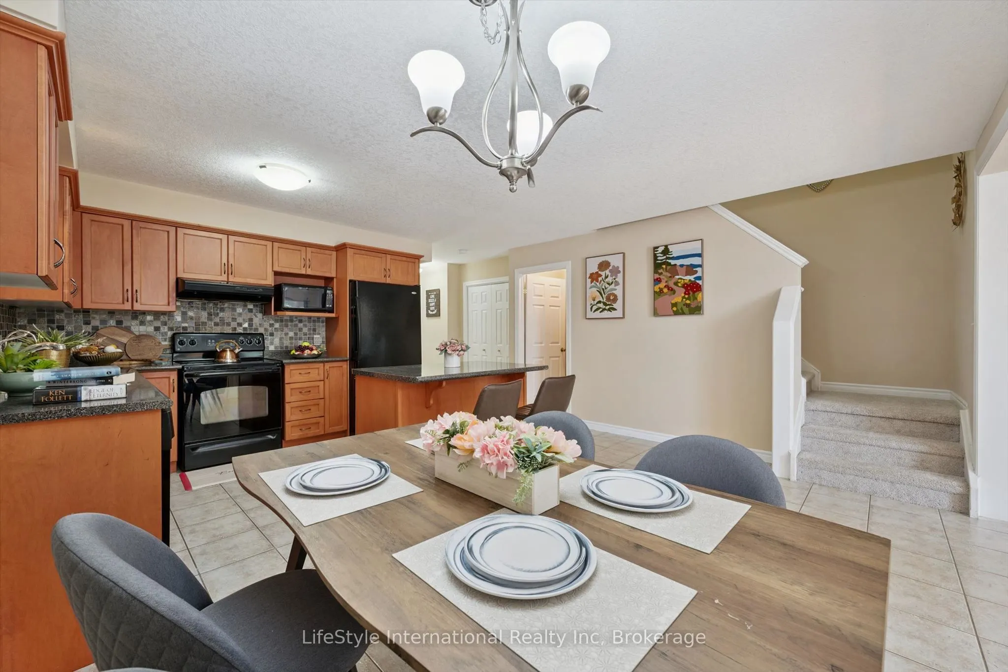 47 HASLER Crescent