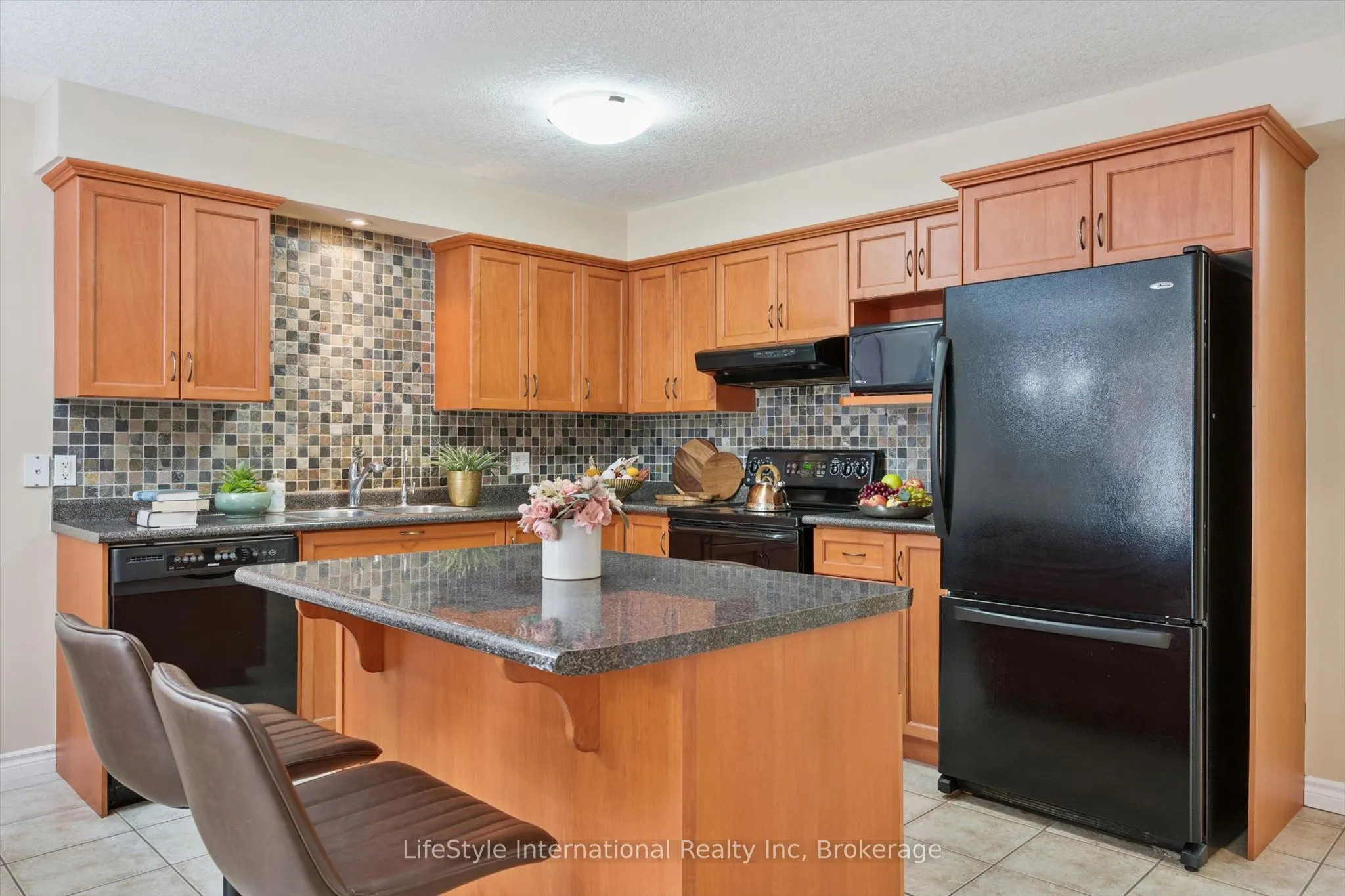 47 HASLER Crescent