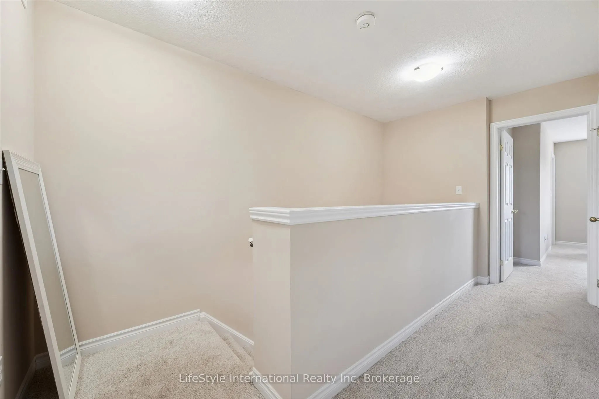 47 HASLER Crescent