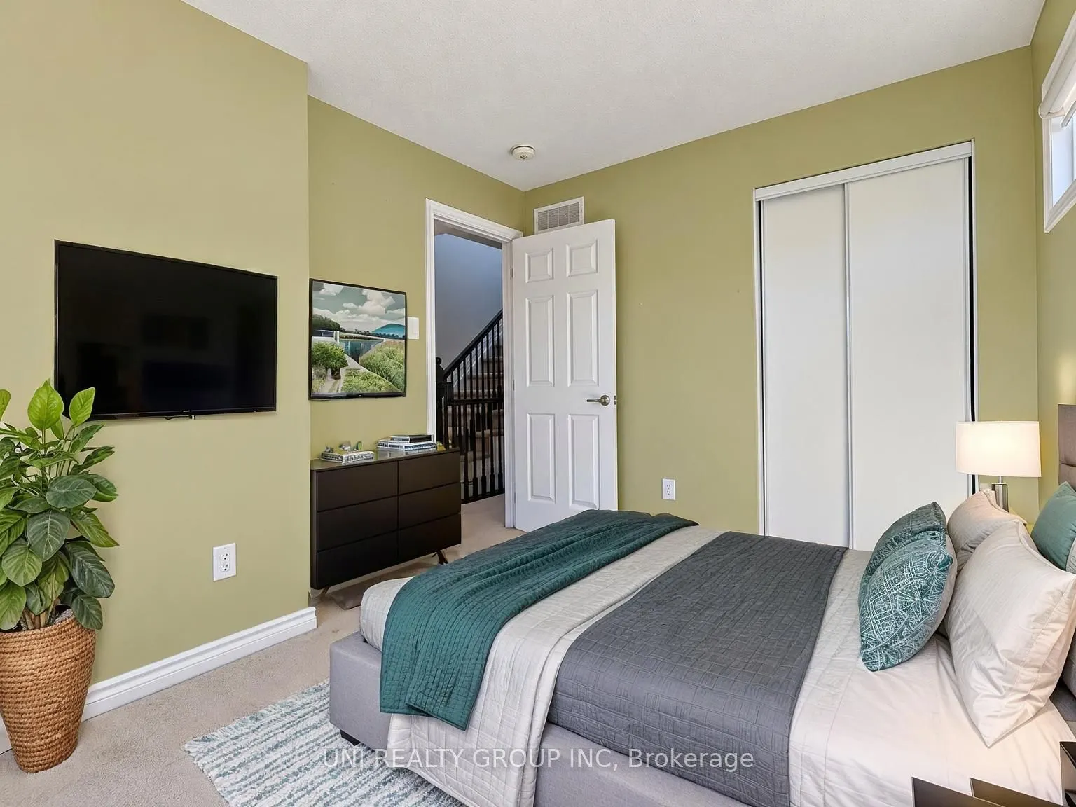 809 MIKINAK Road