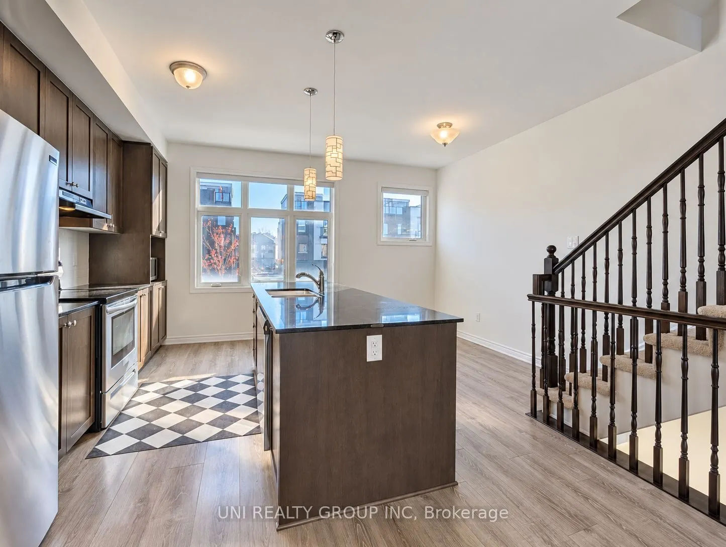809 MIKINAK Road