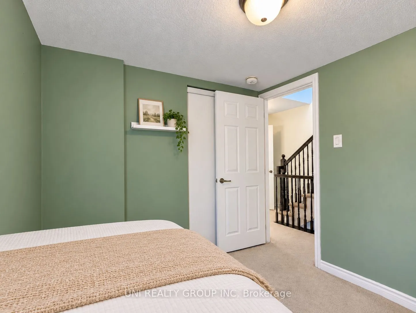 809 MIKINAK Road