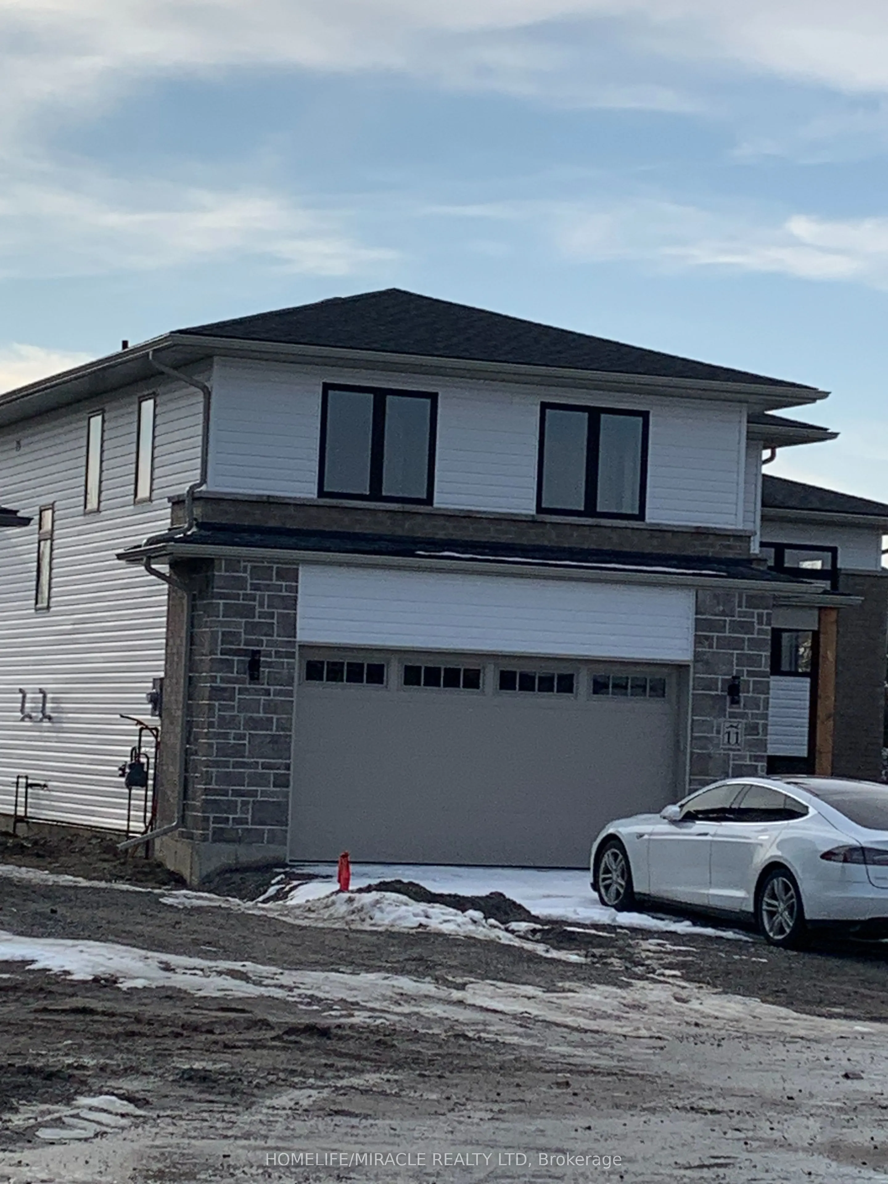 11 Lillys Court