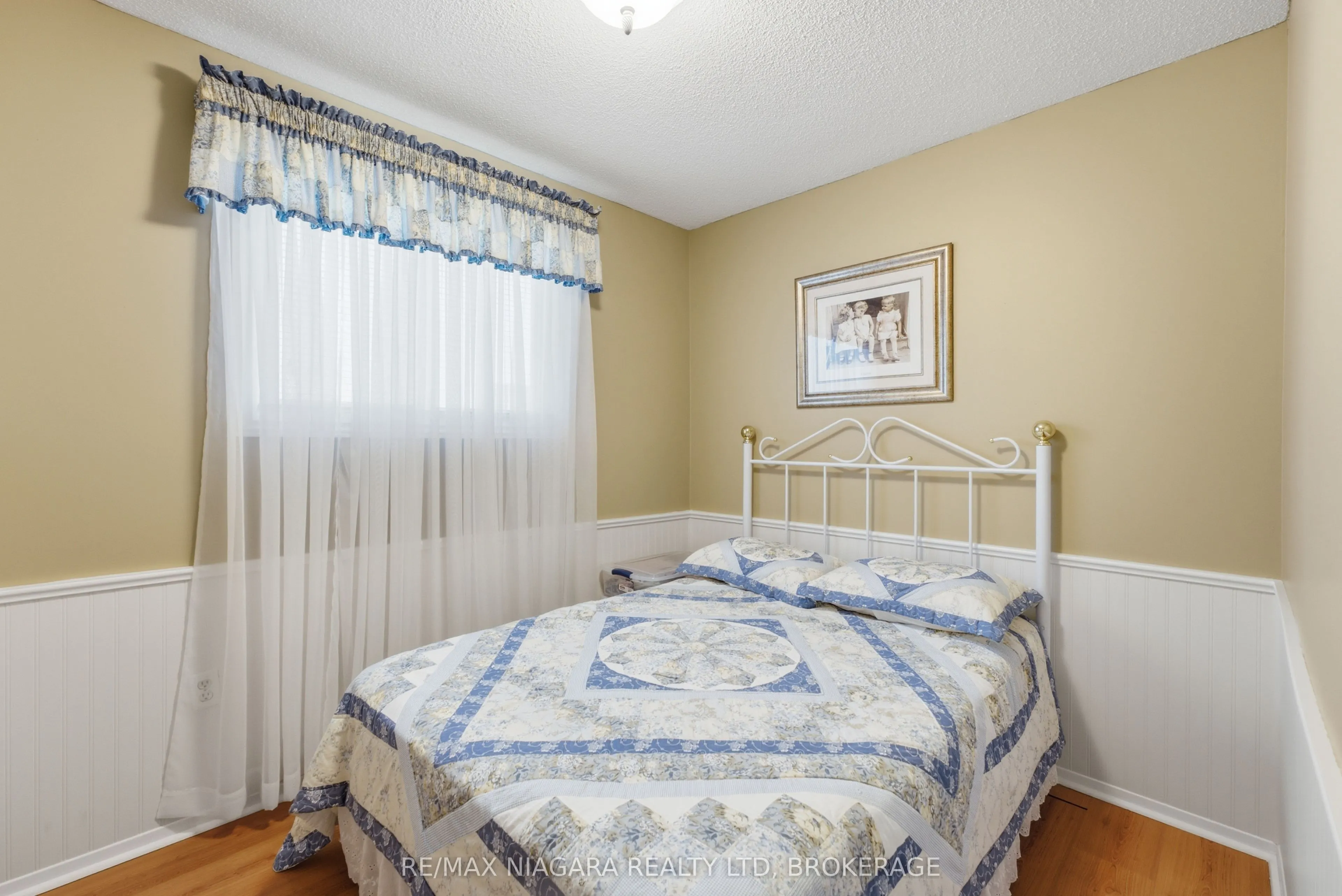8372 Mundare Crescent