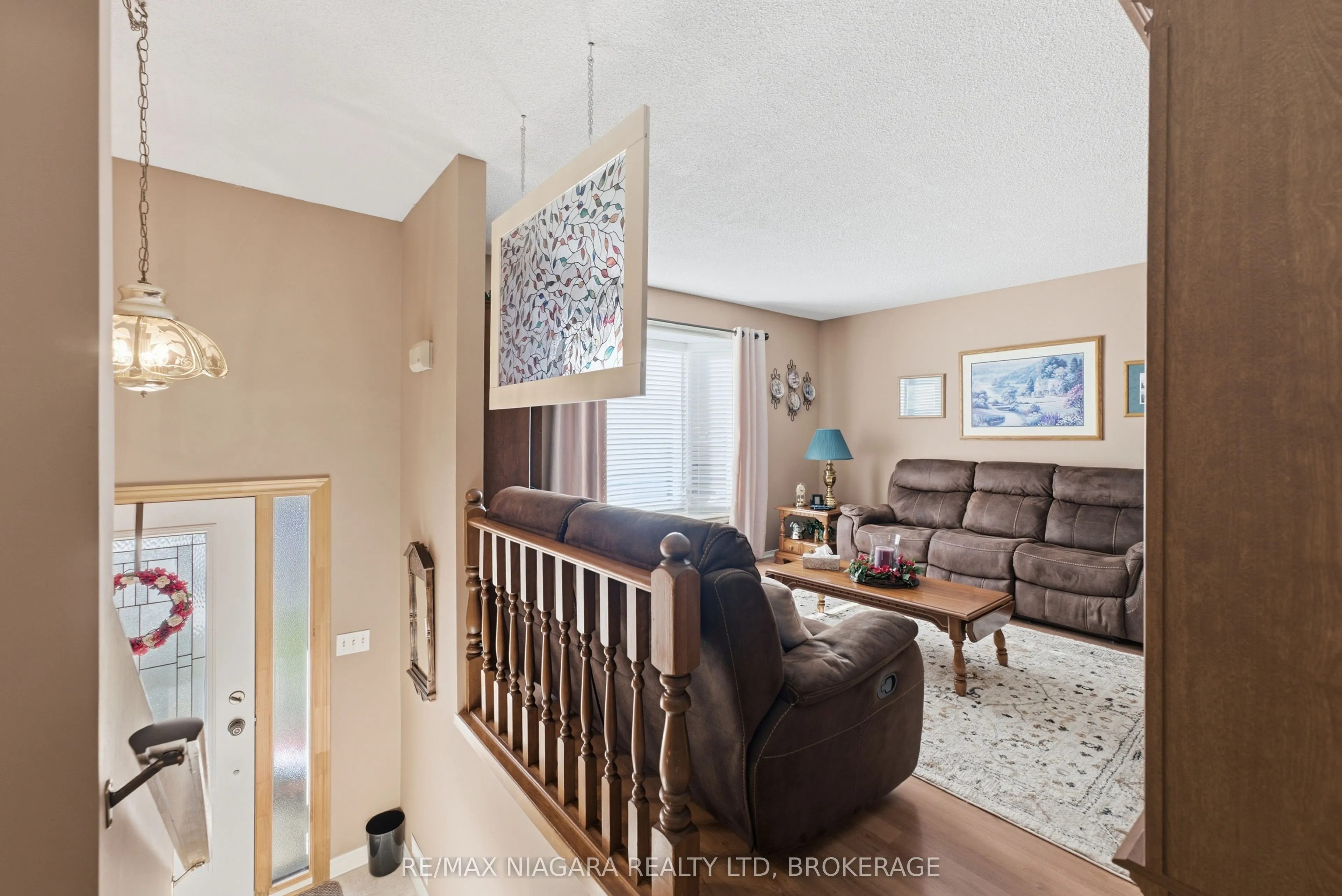 8372 Mundare Crescent