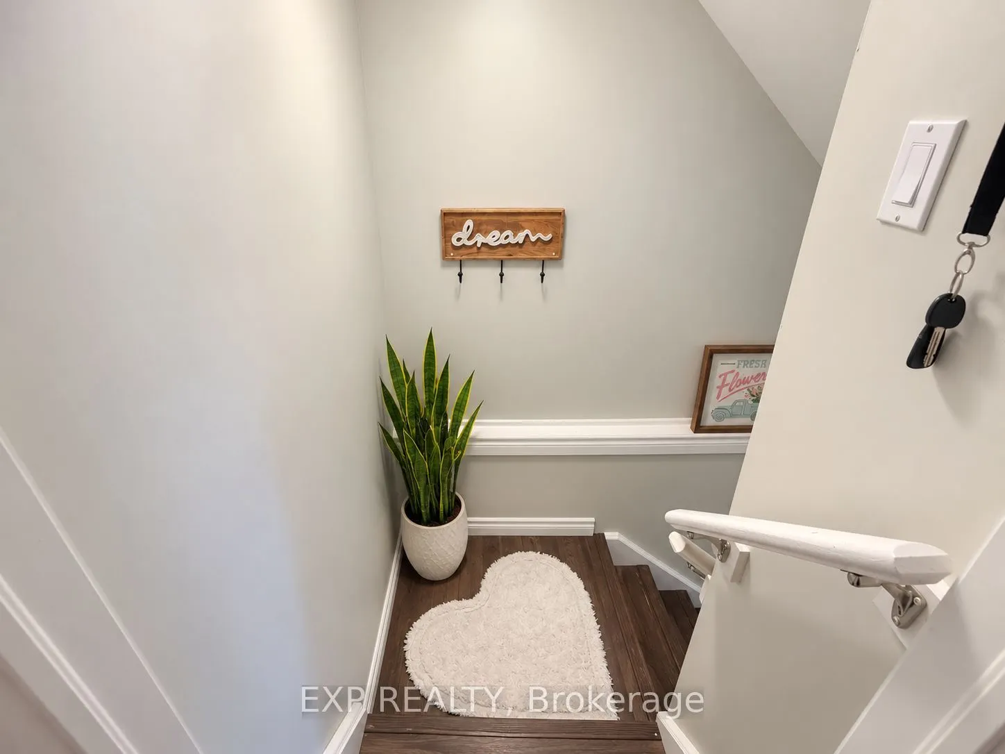 108 Roselawn Crescent
