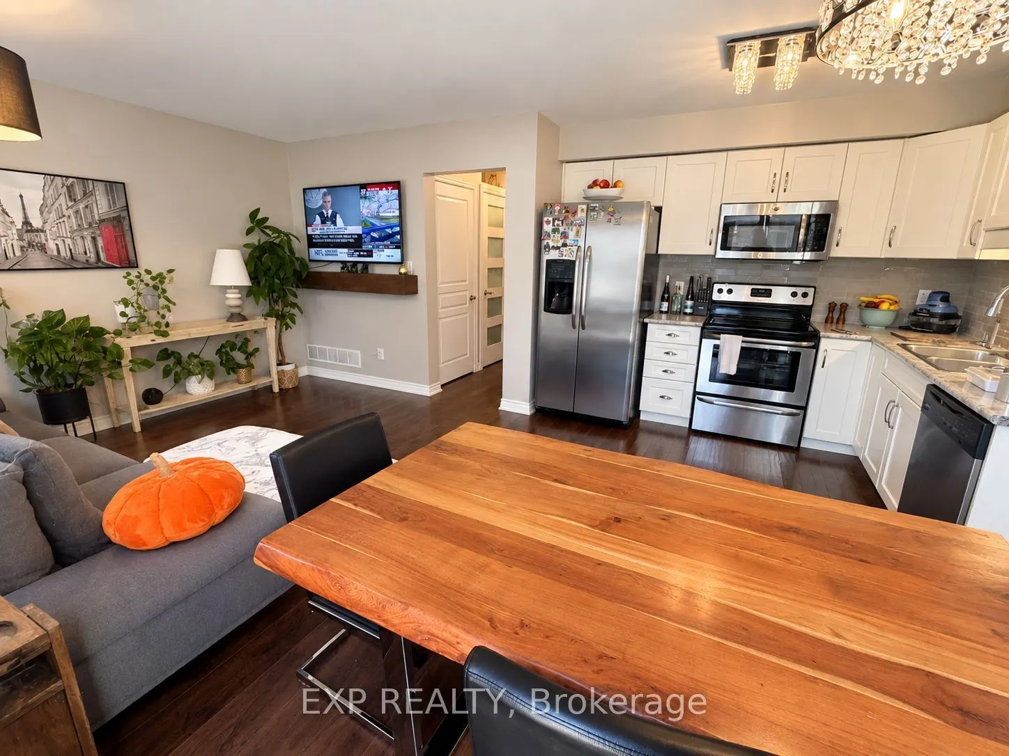 108 Roselawn Crescent