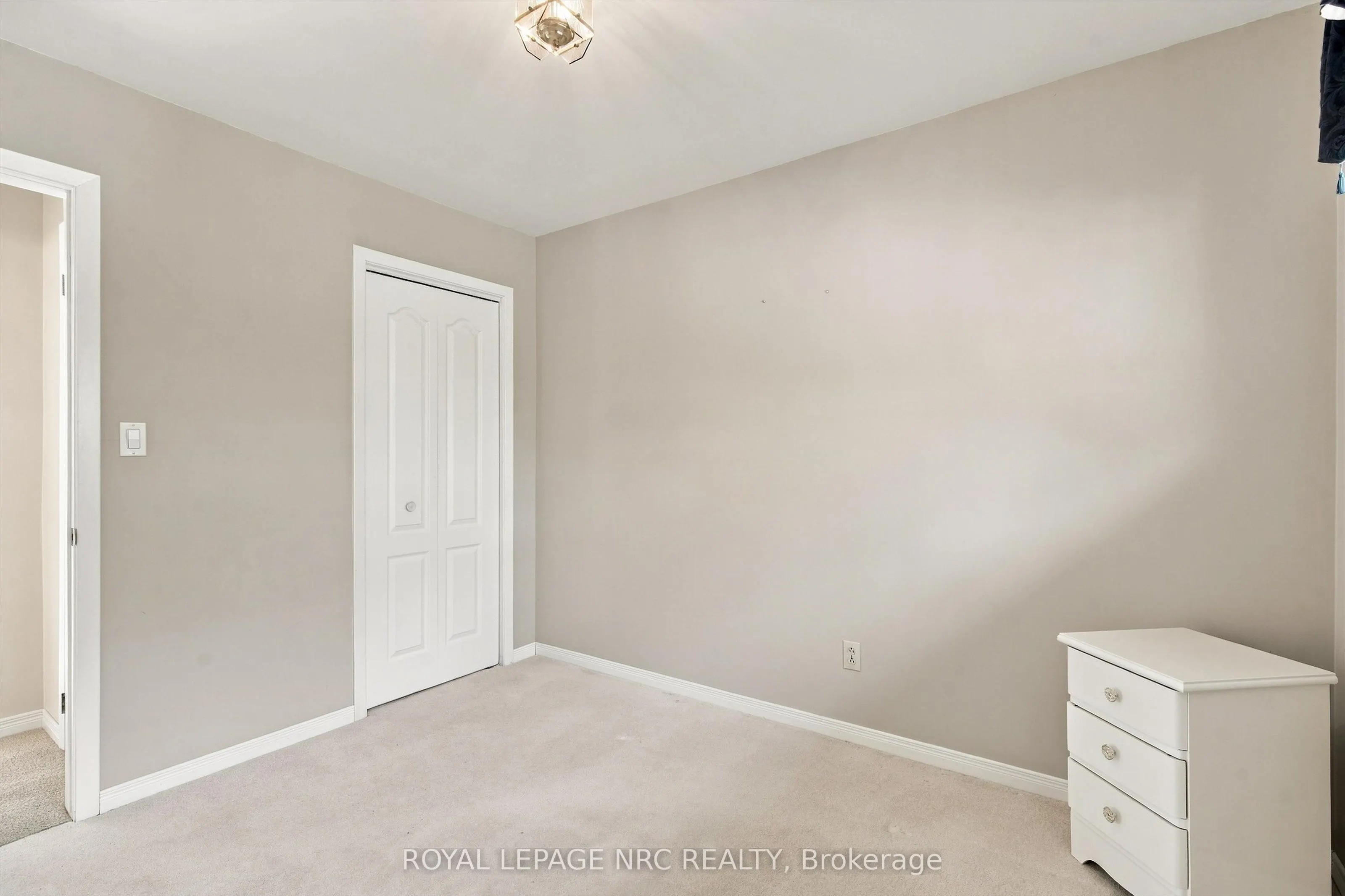 13 Hardwood Grove