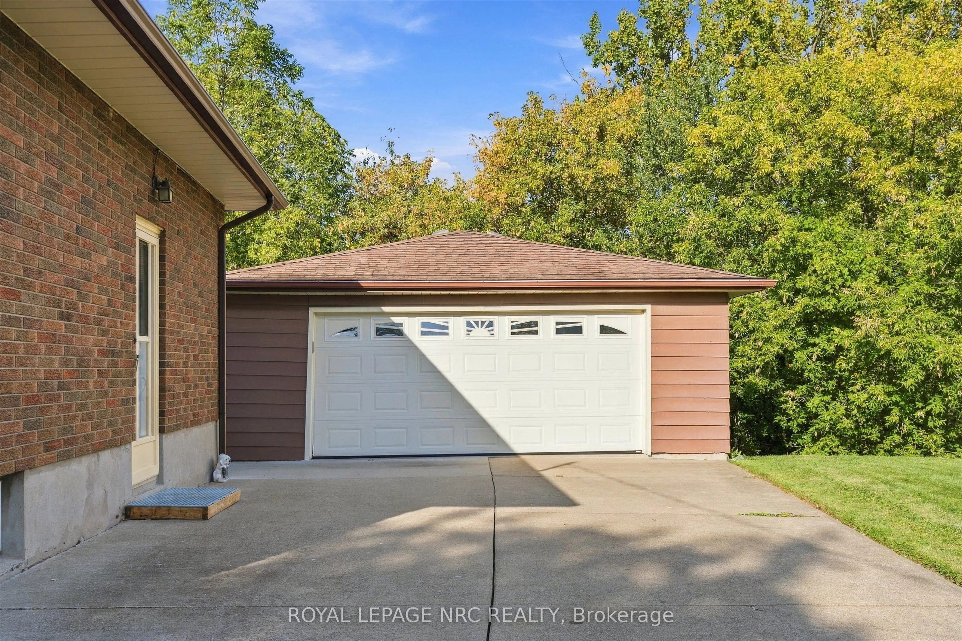 13 Hardwood Grove