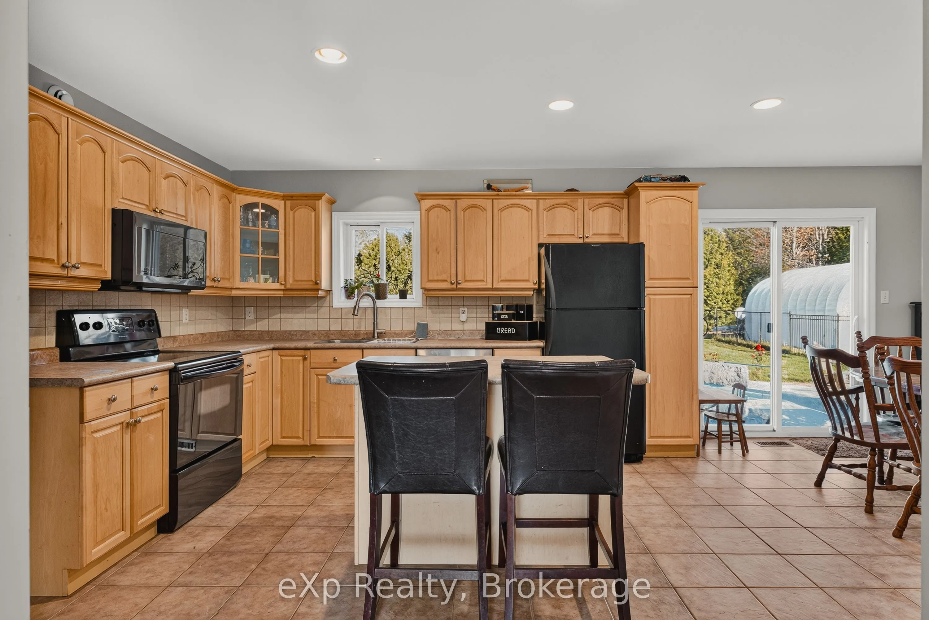 447153 10th Concession